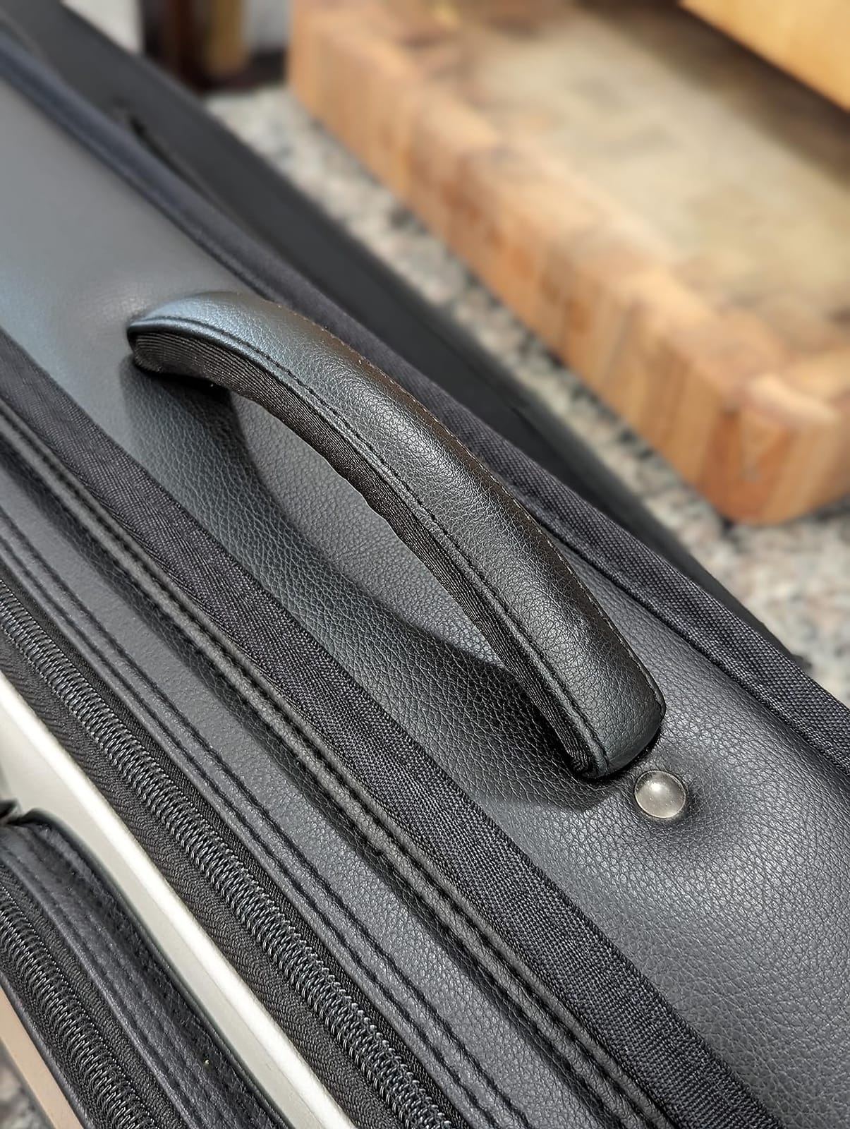 LUCASI Pro Series Pool Cue Case - Holds 4 Butts, 8 shafts, Jump Cue & More customer photo 1