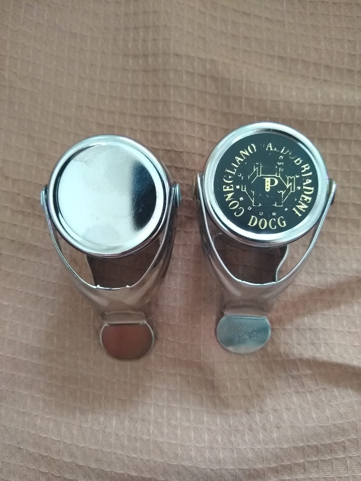 KLOVEO Champagne Stoppers - WAF Patented Seal - Made in Italy | Fits 750ml Bottles, No Pressure Pump Needed, Keeps Bubbles Fresh 3-5 Days, BPA Free, Easy-Lock Stainless Steel Clip customer photo 1