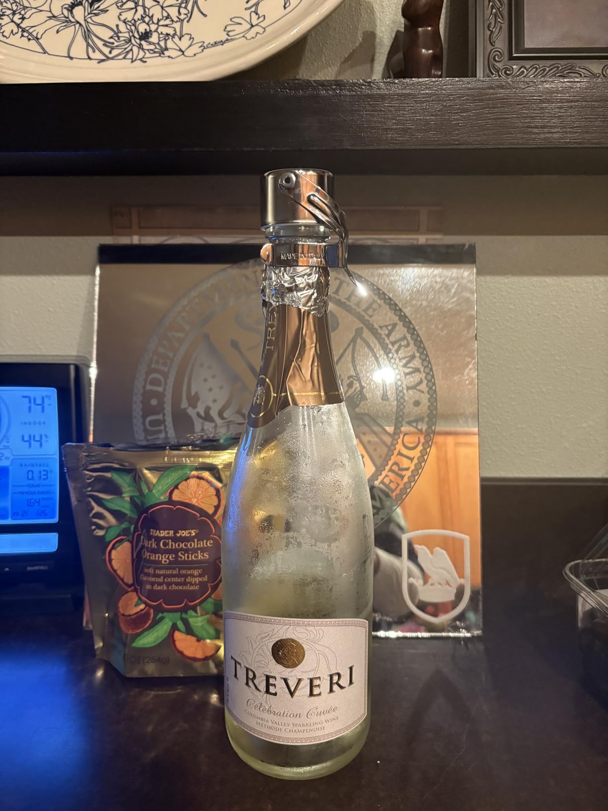 KLOVEO Champagne Stoppers - WAF Patented Seal - Made in Italy | Fits 750ml Bottles, No Pressure Pump Needed, Keeps Bubbles Fresh 3-5 Days, BPA Free, Easy-Lock Stainless Steel Clip customer photo 2