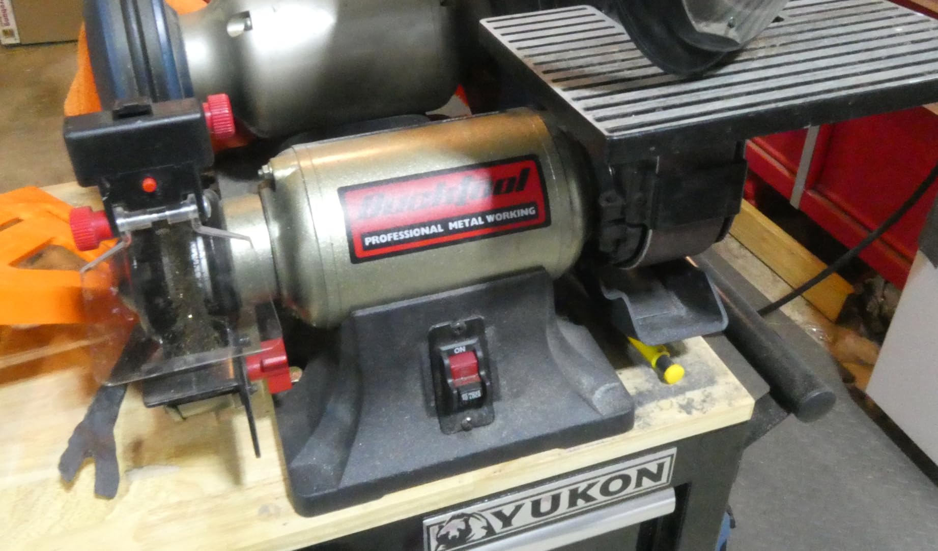 BUCKTOOL 2x42