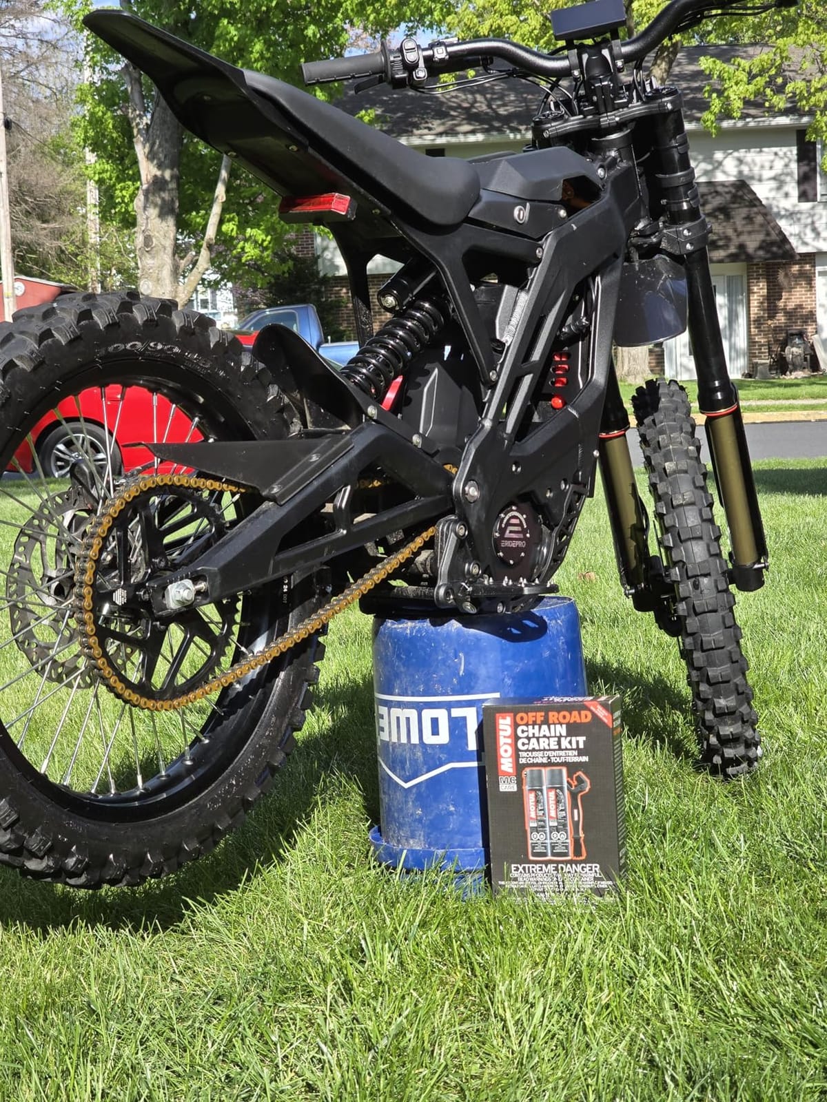Motul Chain Care Kit Off Road - Complete Motorcycle Chain Maintenance System W/Chain Cleaner (C1) & Chain Lube (C3) MC Care System (109788) customer photo 1