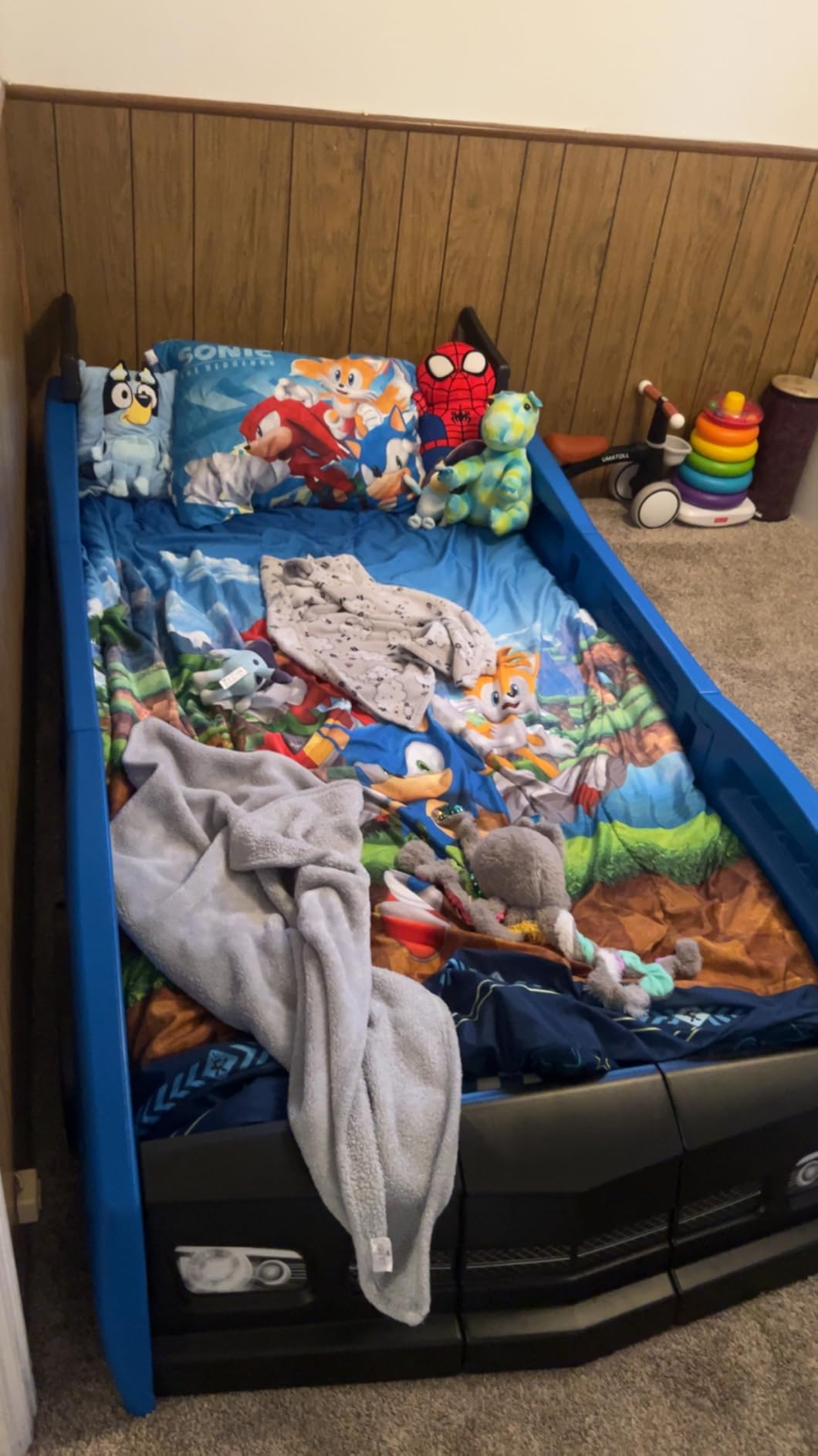 Delta Children Grand Prix Race Car Toddler-to-Twin Bed, Red customer photo 1