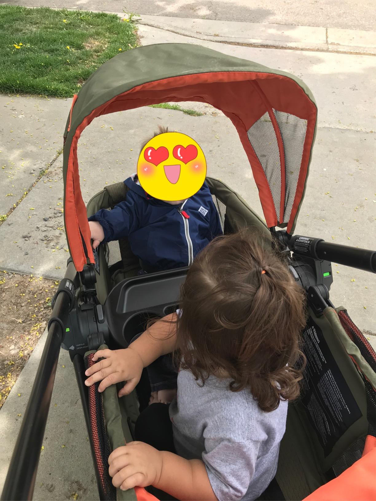 Evenflo Pivot Xplore All-Terrain Stroller Wagon (Wayfarer Black) customer photo 2
