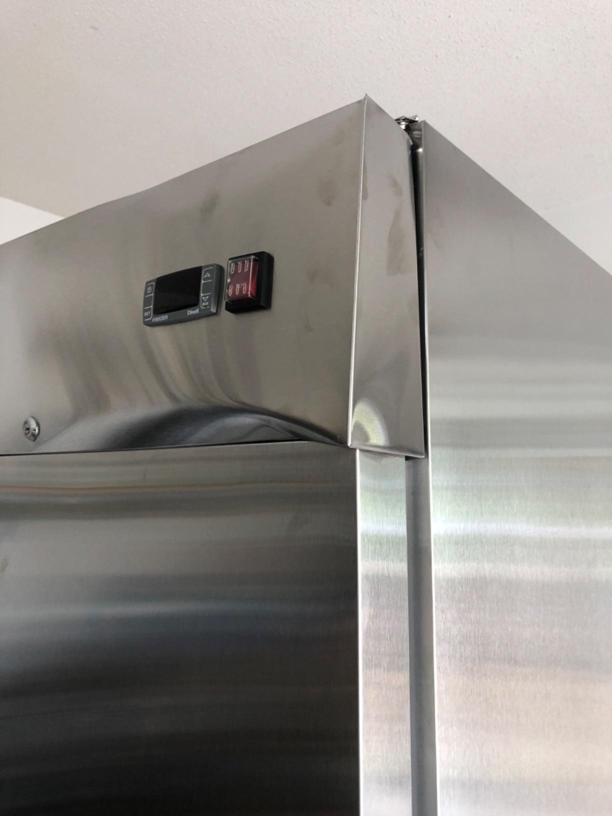 PEAKCOLD Single Door Commercial Reach In Stainless Steel Freezer, White Interior; 23 Cubic Ft, 29 Wide inch customer photo 2