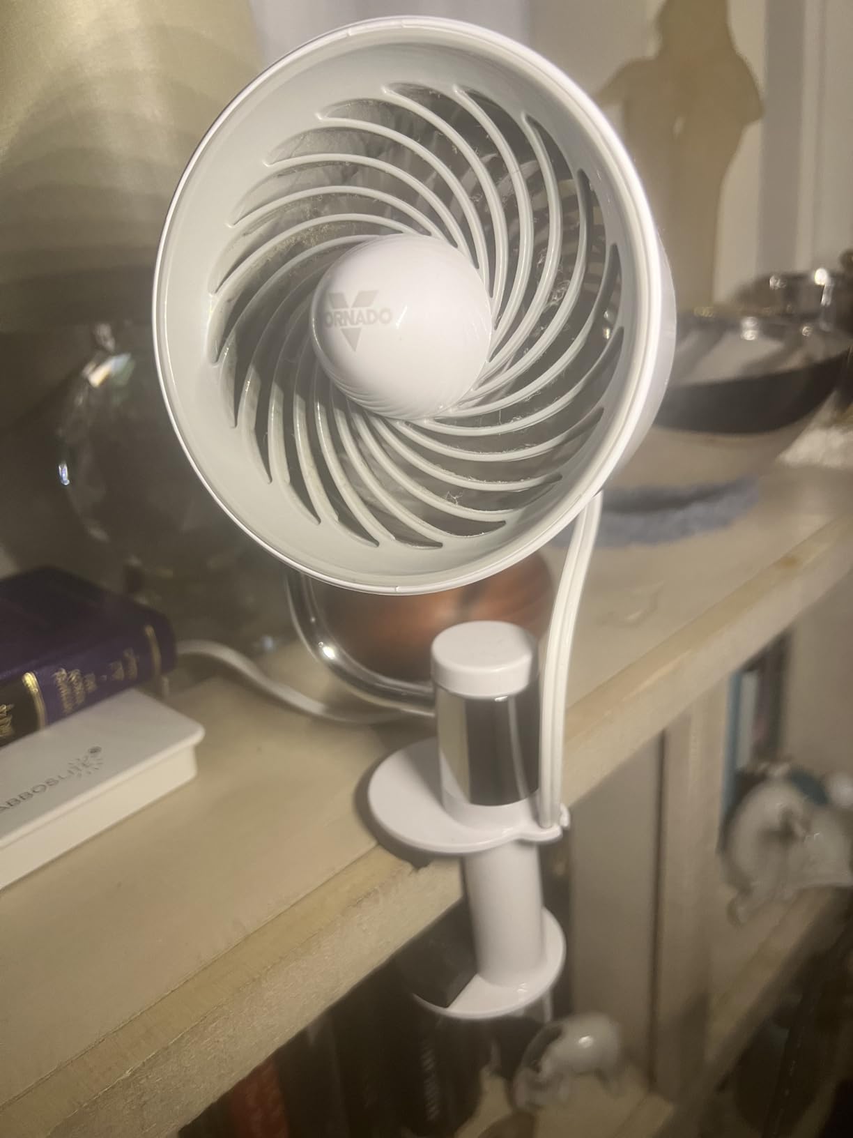 Vornado Pivot Clip Personal Air Circulator, 3-Speed, Portable Desk Fan with Multi-Surface Clip, 360-Degree Adjustable Axis, Whisper Quiet, Black customer photo 1