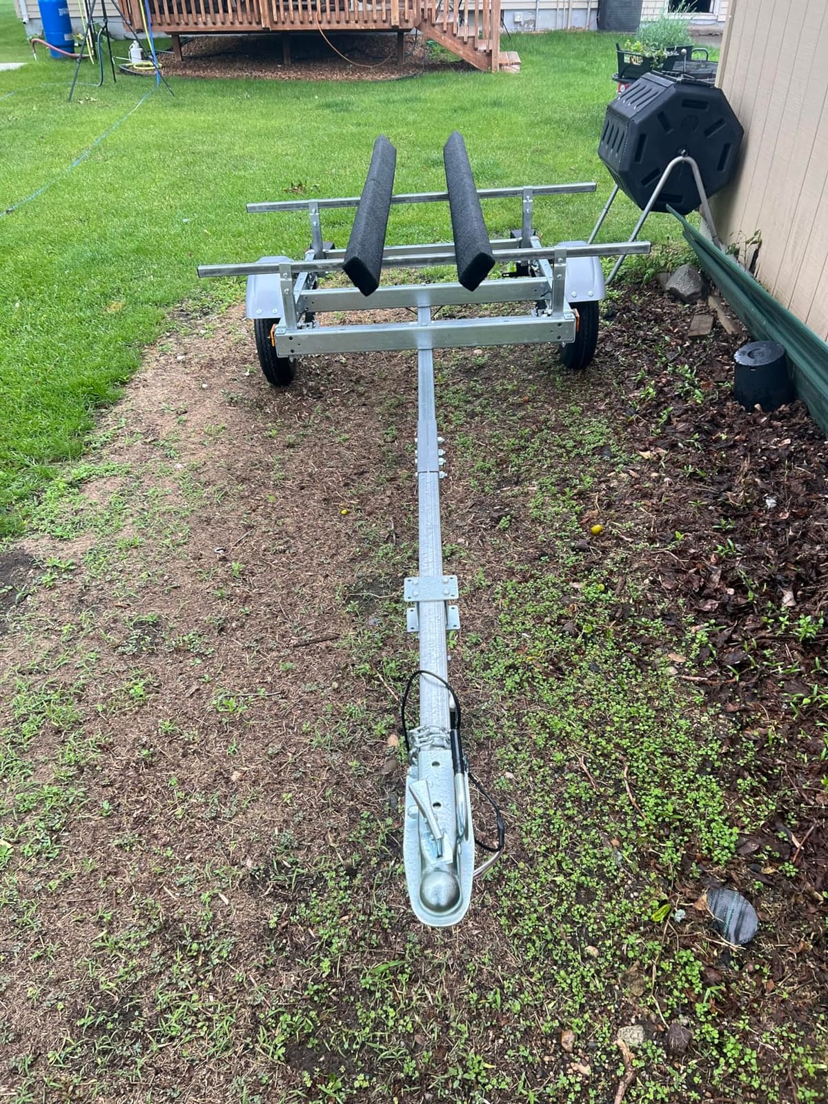 Malone MPG586XB EcoLight 1 Kayak Trailer with 1 Bunk Kayak Carrier | 14' / 400 lbs Capacity | Fully Submersible | Marine Grade Galvanized Steel Construction customer photo 2