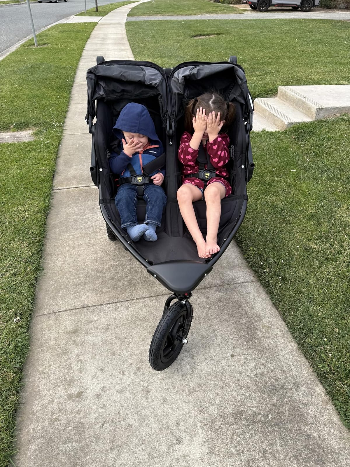 BOB Gear Revolution Flex 3.0 Jogging Stroller - Graphite Black | All Terrain Stroller With Mountain-Bike-Style Suspension & Air-Filled Tires; Car Seat Compatible customer photo 1