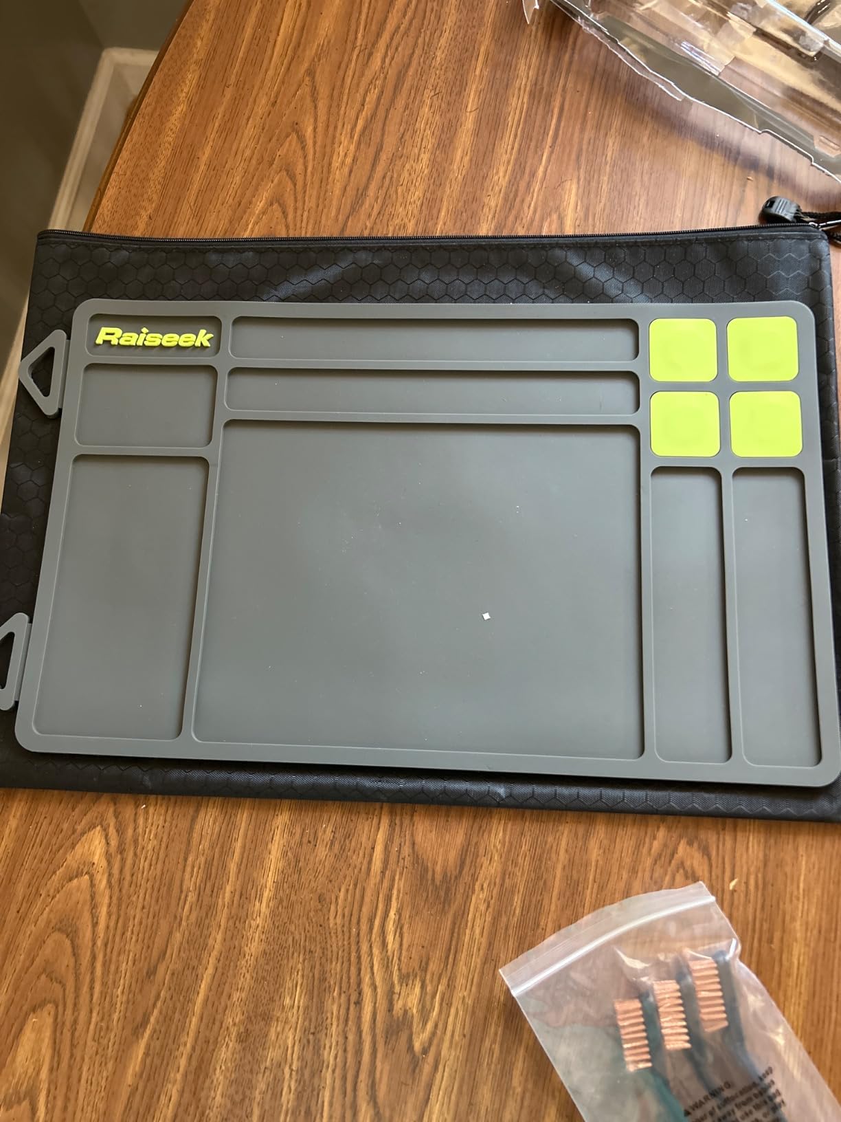 Raiseek Gun Cleaning Mat, Anti-Slip Rubberized Pistol Mat, Magnetic Maintenance Mat with Organizer Parts Tray, Protective Workbench Mat for Gun Cleaning customer photo 1