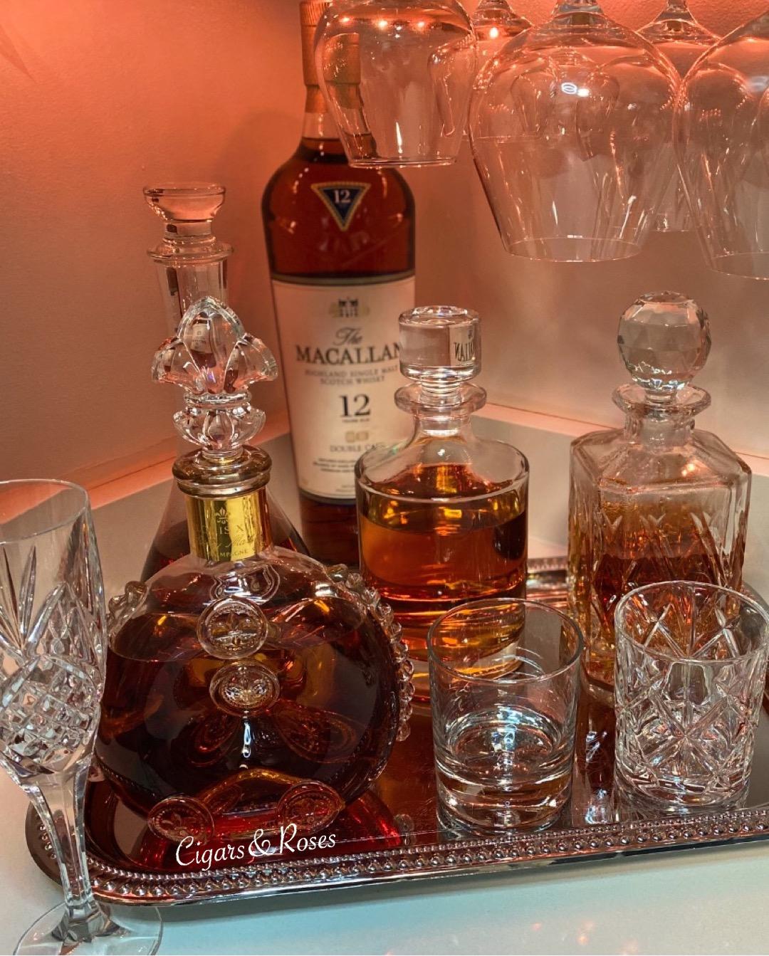 Lily's Home Glass Decanter with Stopper - 26 Oz Whiskey Decanter for Bourbon, Brandy & Scotch - Elegant Round Design, Lead-Free Crystal Glass customer photo 2