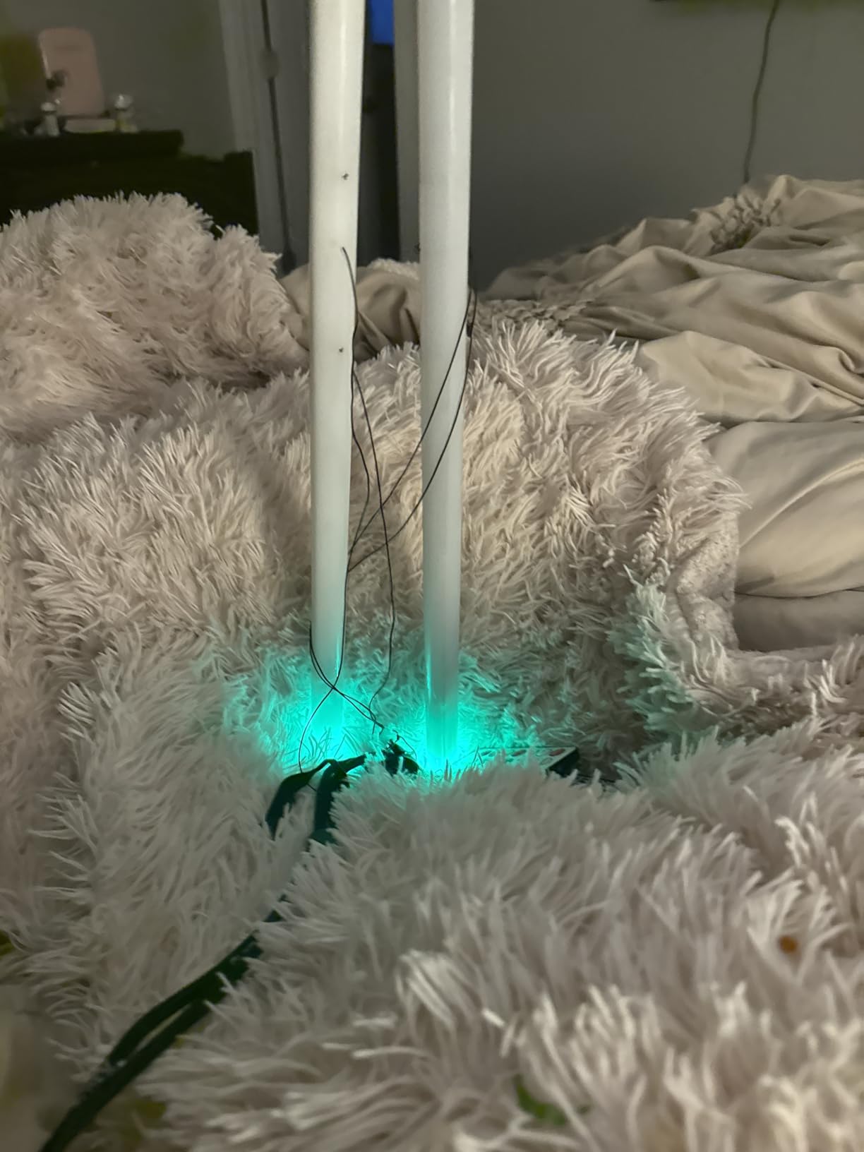 GloFX Hypno LED Levitation Wand – Short String Light Up LED Levi Wand Flow Toy customer photo 2
