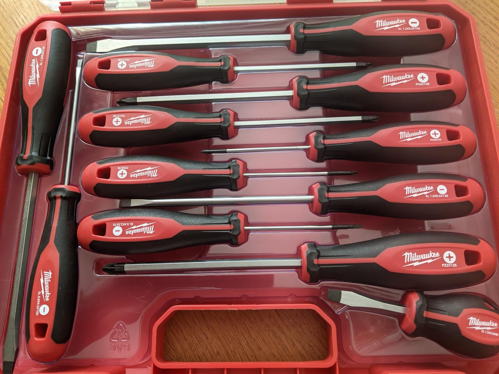 Milwaukee Set of 12 Tri-Lobe Screwdrivers 4932472003, Red customer photo 2