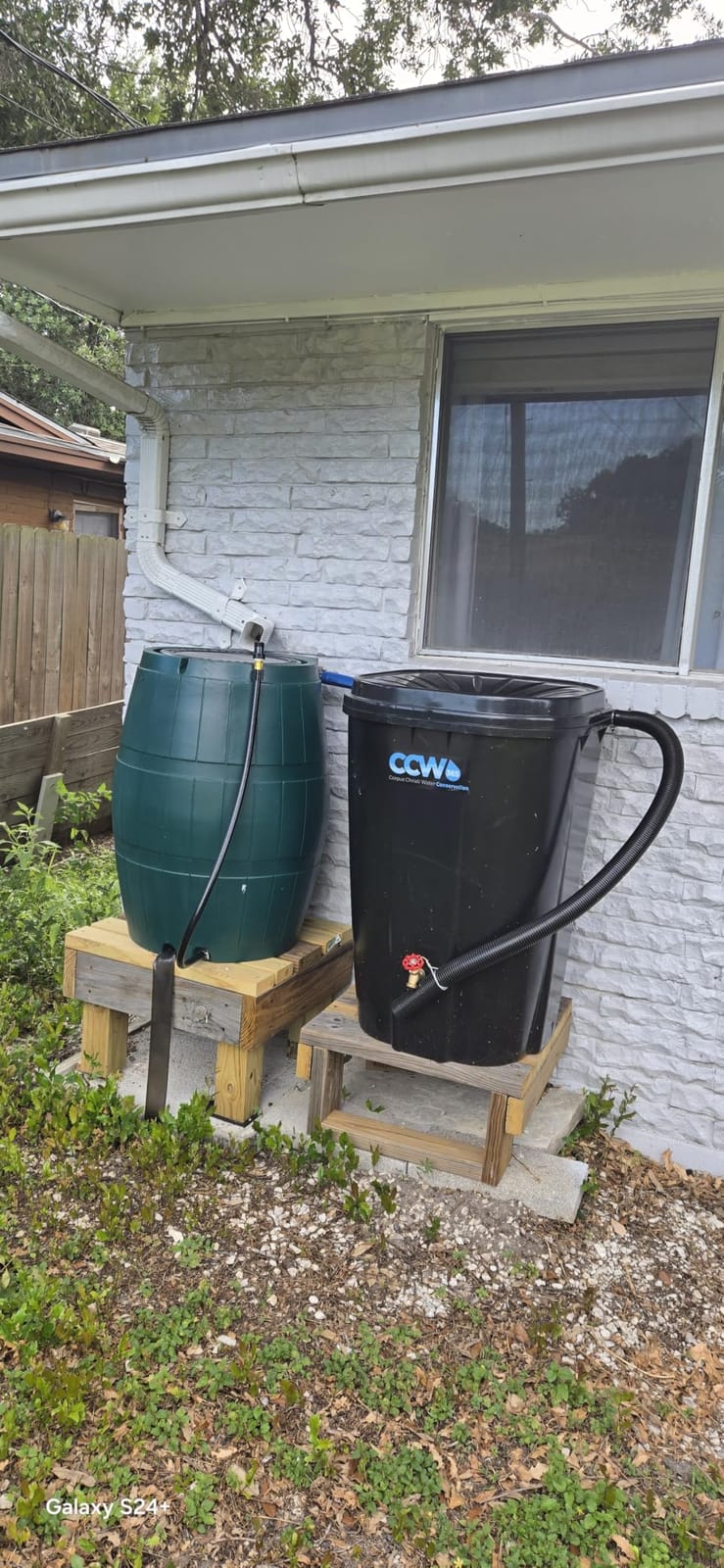 FCMP Outdoor Rain Barrel, Flat-Back Rainwater Catcher with Spigots, 50 Gallon, Black - Portable Water Storage Container Tank for Home, Garden, and Backyard customer photo 1