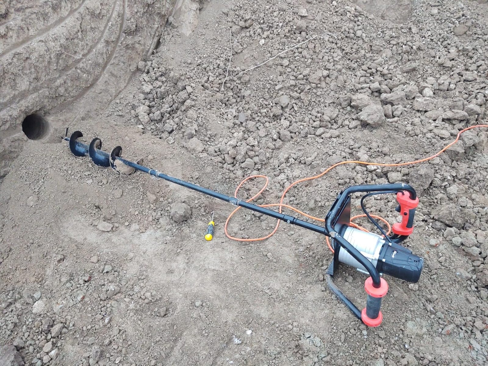 XtremepowerUS 1500W Electric Post Hole Digger Earth Auger Dig Hole Fence Post Hole Digging, Tree Planting with 6