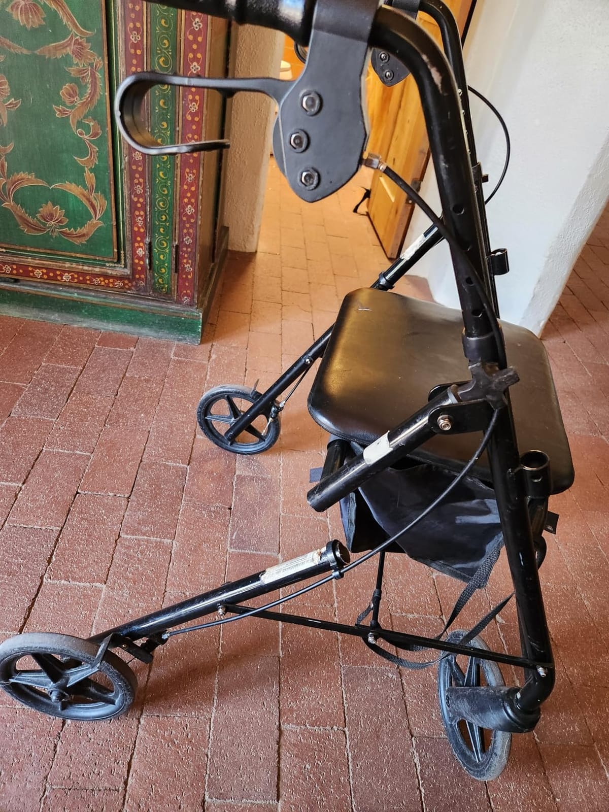 Medline Aluminum Rollator Walker, Burgundy, 300 lb. Weight Capacity, 8” Wheels, Adjustable Height Handle, Padded Seat & Backrest, Rolling Walker for Seniors and Mobility Impaired customer photo 2