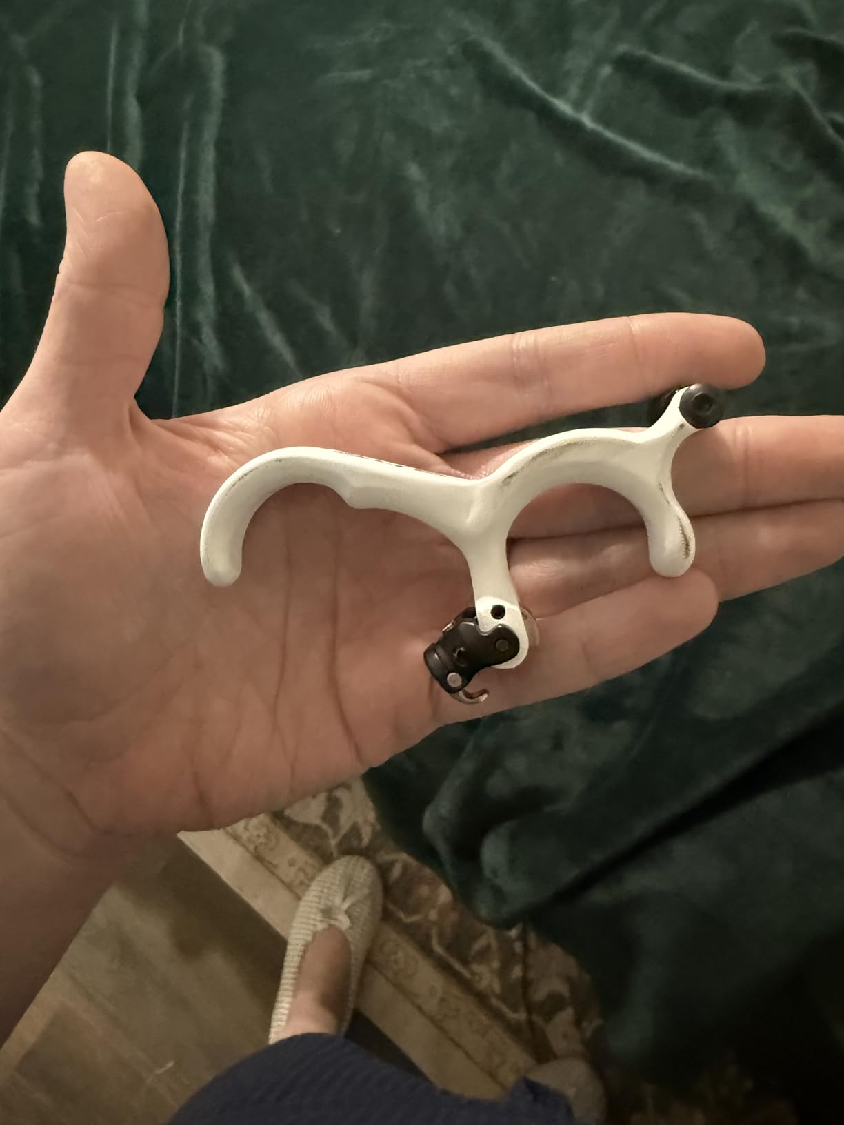 B3 Archery Ghost 3 Finger Handle Back-Tension Release with Textured Coated White Grip & Integrated Thumb Peg for Bowhunting & Competition customer photo 1