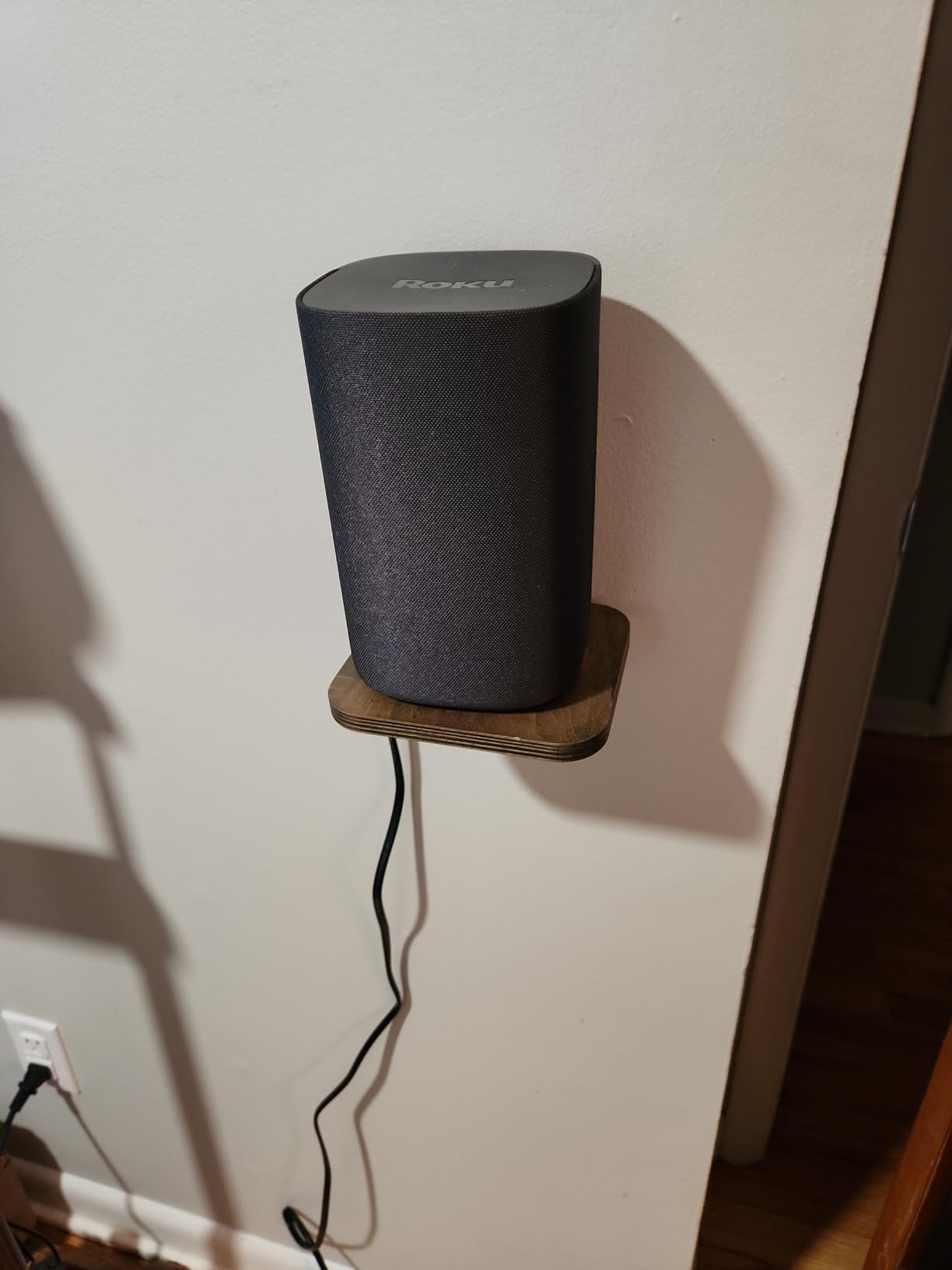 Roku Wireless Speakers, Set of 2 (Pack of 1) | Premium Audio Compatible with Roku TV, Streambar, and Streambar Pro (SE is not compatible) - Easy Wireless Setup customer photo 2