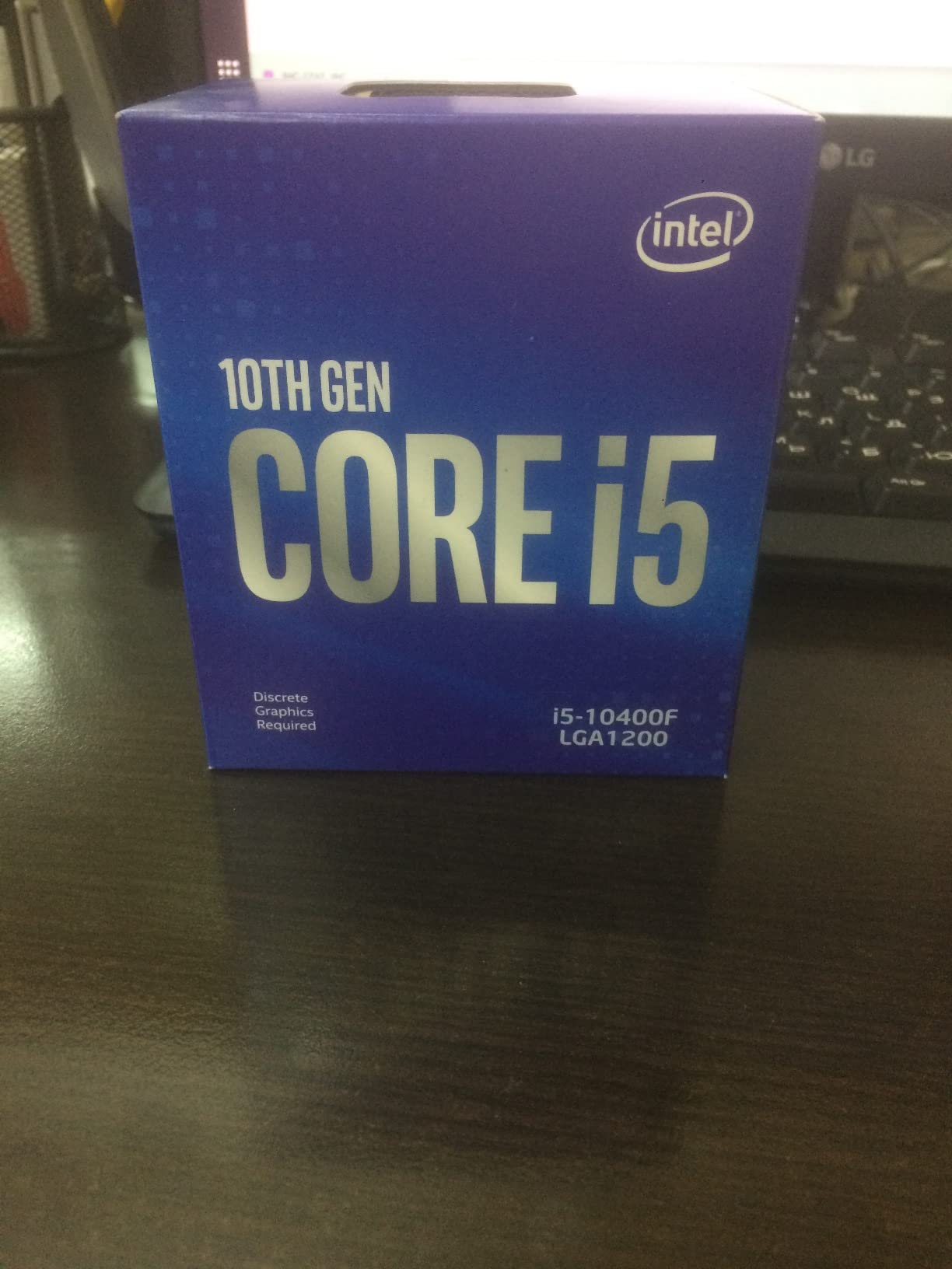 Intel Core i5-10400 Desktop Processor 6 Cores up to 4.3 GHz LGA1200 (Intel 400 Series Chipset) 65W customer photo 1