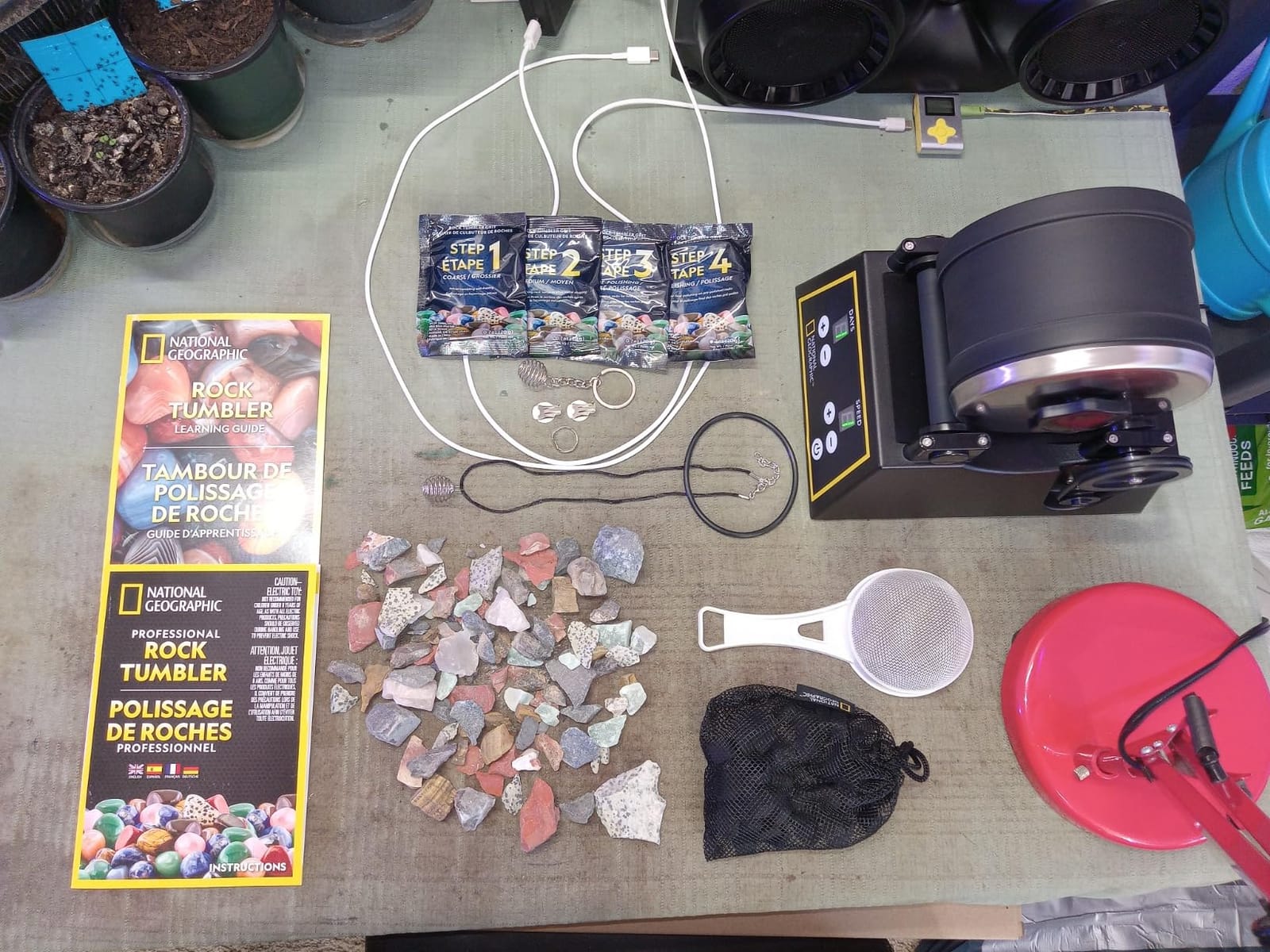 NATIONAL GEOGRAPHIC Professional Rock Tumbler Kit - Complete Rock Tumbler for Adults & Kids with Durable 2 Lb. Barrel, Rocks, Grit, and Patented GemFoam Finishing Foam Polish, Rock Polisher customer photo 2