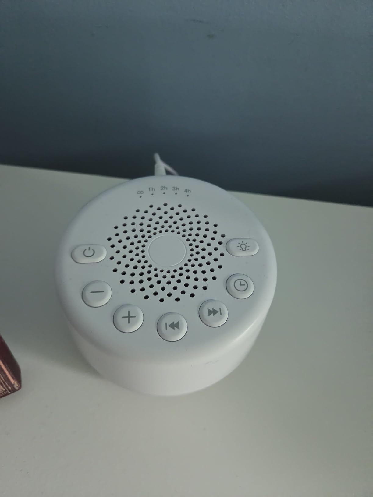 Sound Machine Easysleep White Noise Machine with 25 Soothing Sounds and Night Lights with Memory Function 32 Levels of Volume and 5 Sleep Timer Powered by AC or USB for Sleeping Relaxation (White) customer photo 1