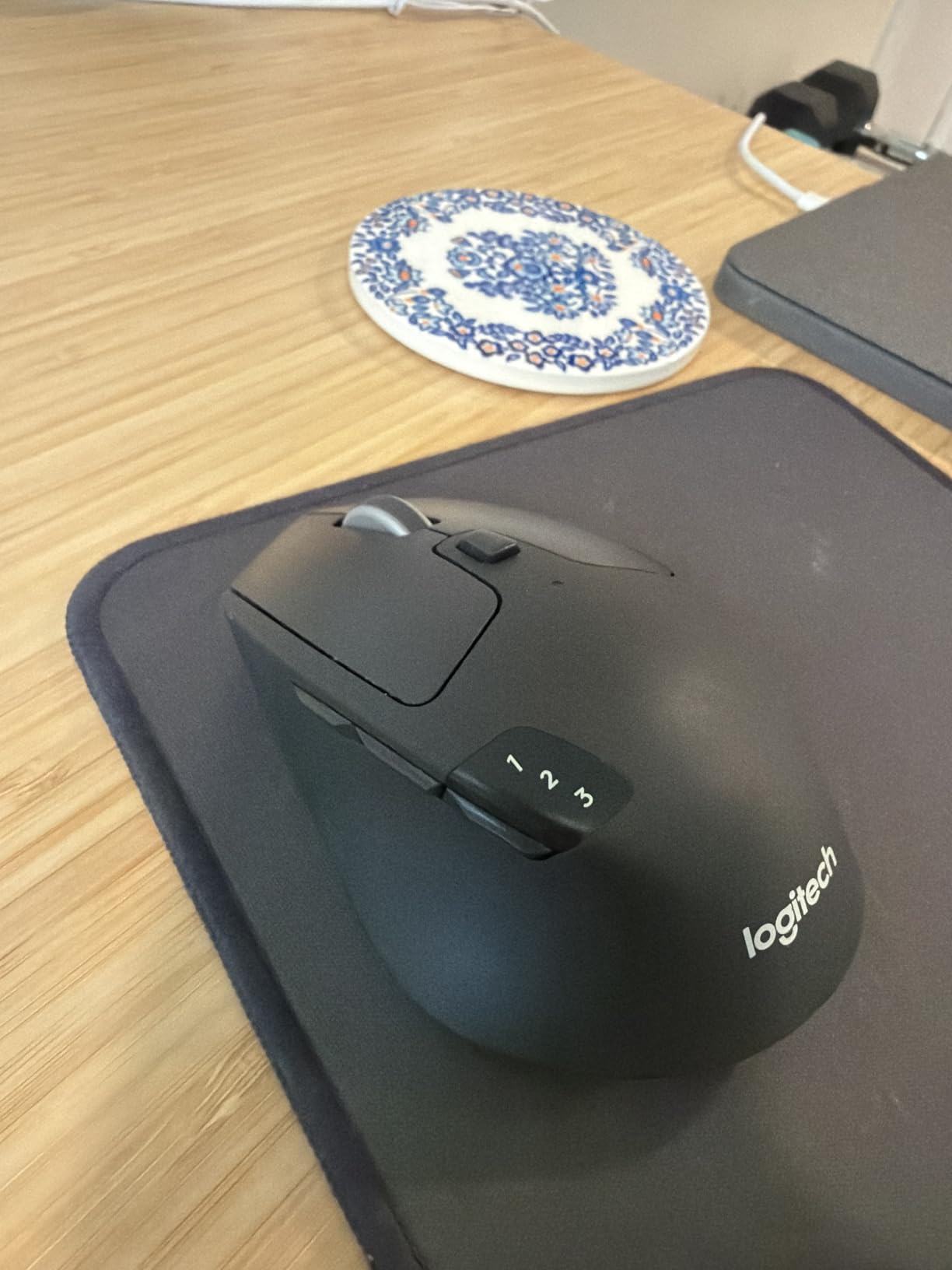 Logitech M720 Triathalon Full Size Multi-Device Wireless Mouse - Black customer photo 1