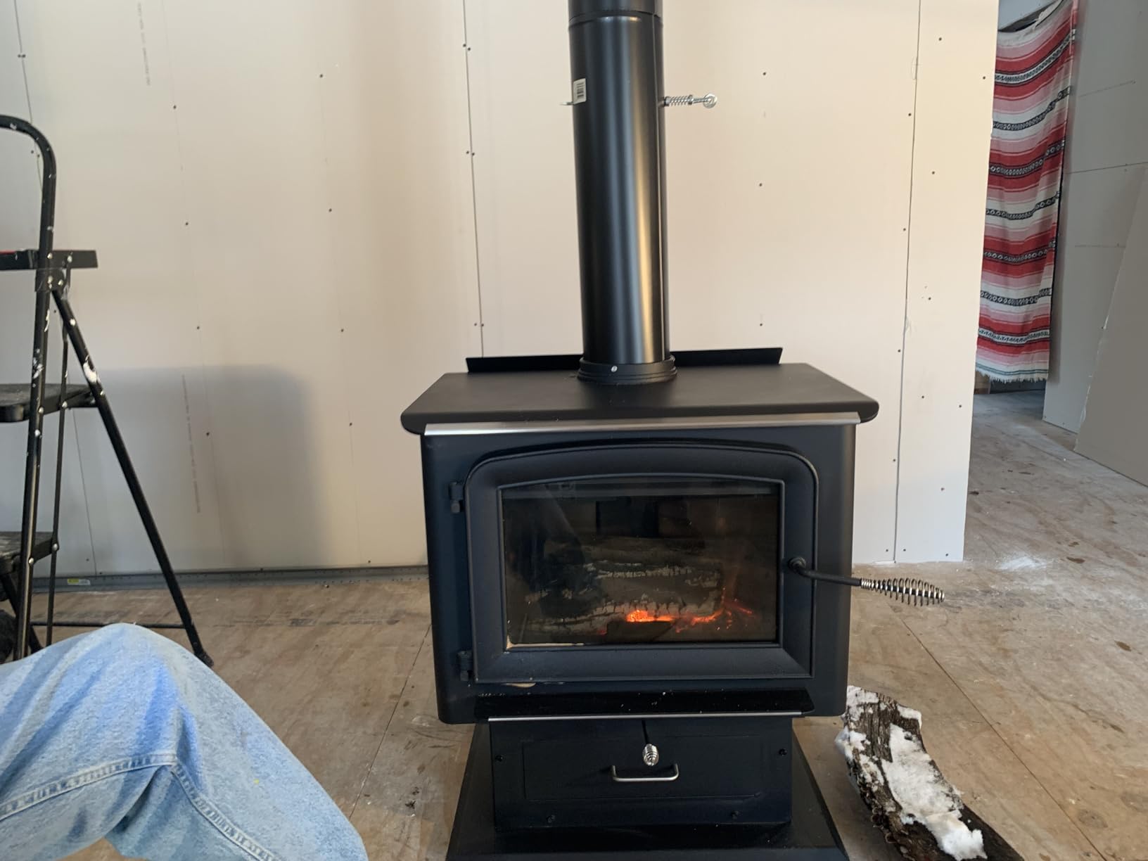 Ashley Hearth AW2020-P 2,000 sqft Wood Stove with Legs and Pedestal | Freight Shipping Required customer photo 2