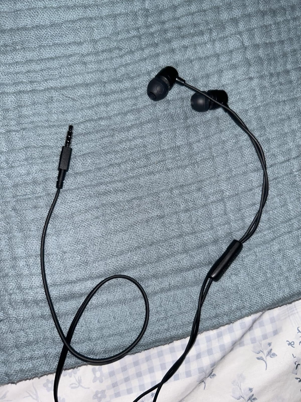 Skullcandy Jib Wired Earbuds with 3.5mm AUX Plug - Cobalt Blue customer photo 2