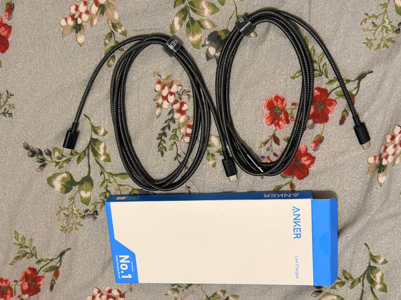 Anker USB C to USB C Cable, 60W Fast Charging Cable (2-Pack, 6 ft, Black) customer photo 2