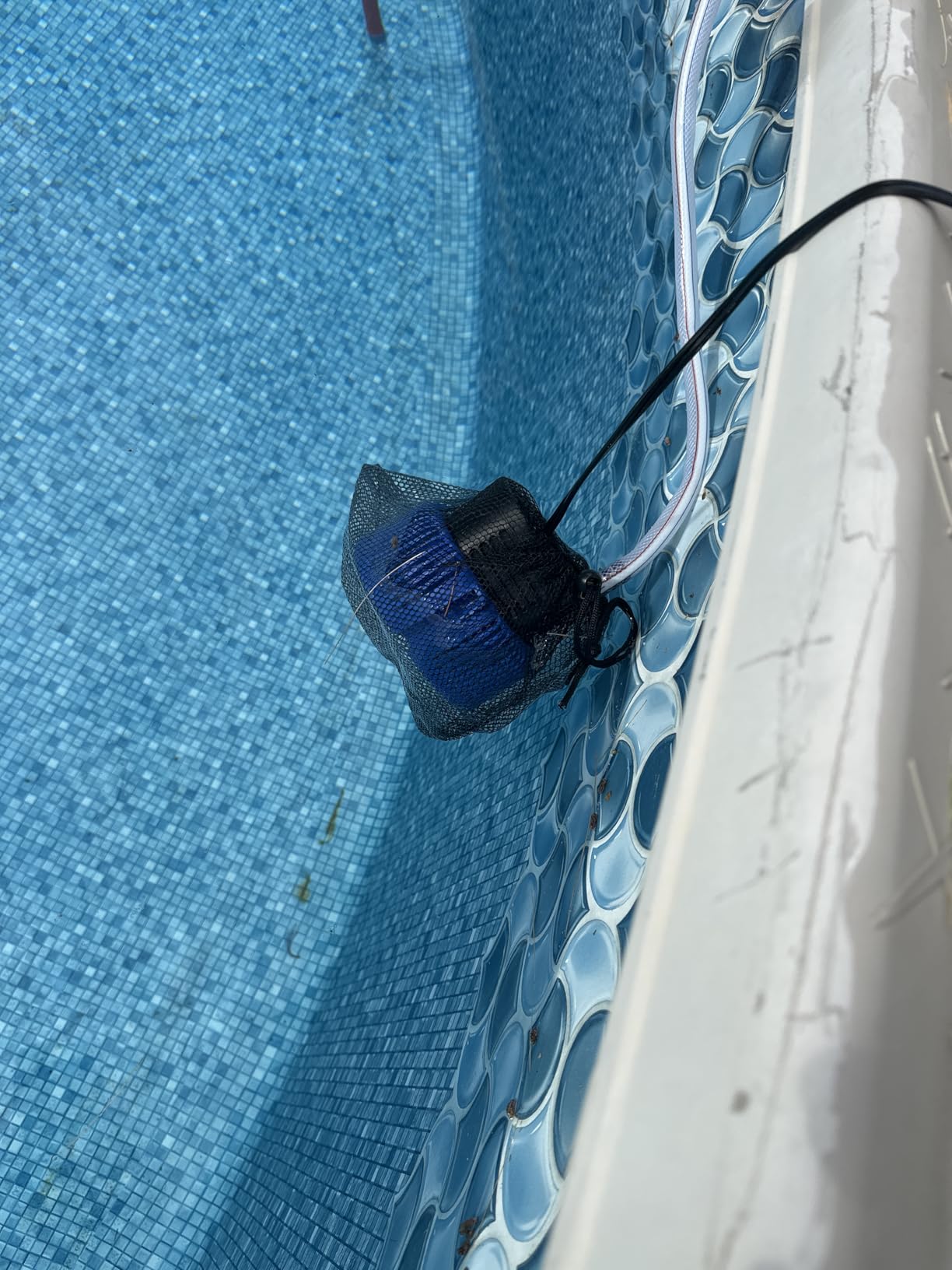 AgiiMan 850GPH Pool Cover Pump, Submersible Sump Pump above Ground, 16FT Drain Hose, 25FT Power Cord customer photo 2
