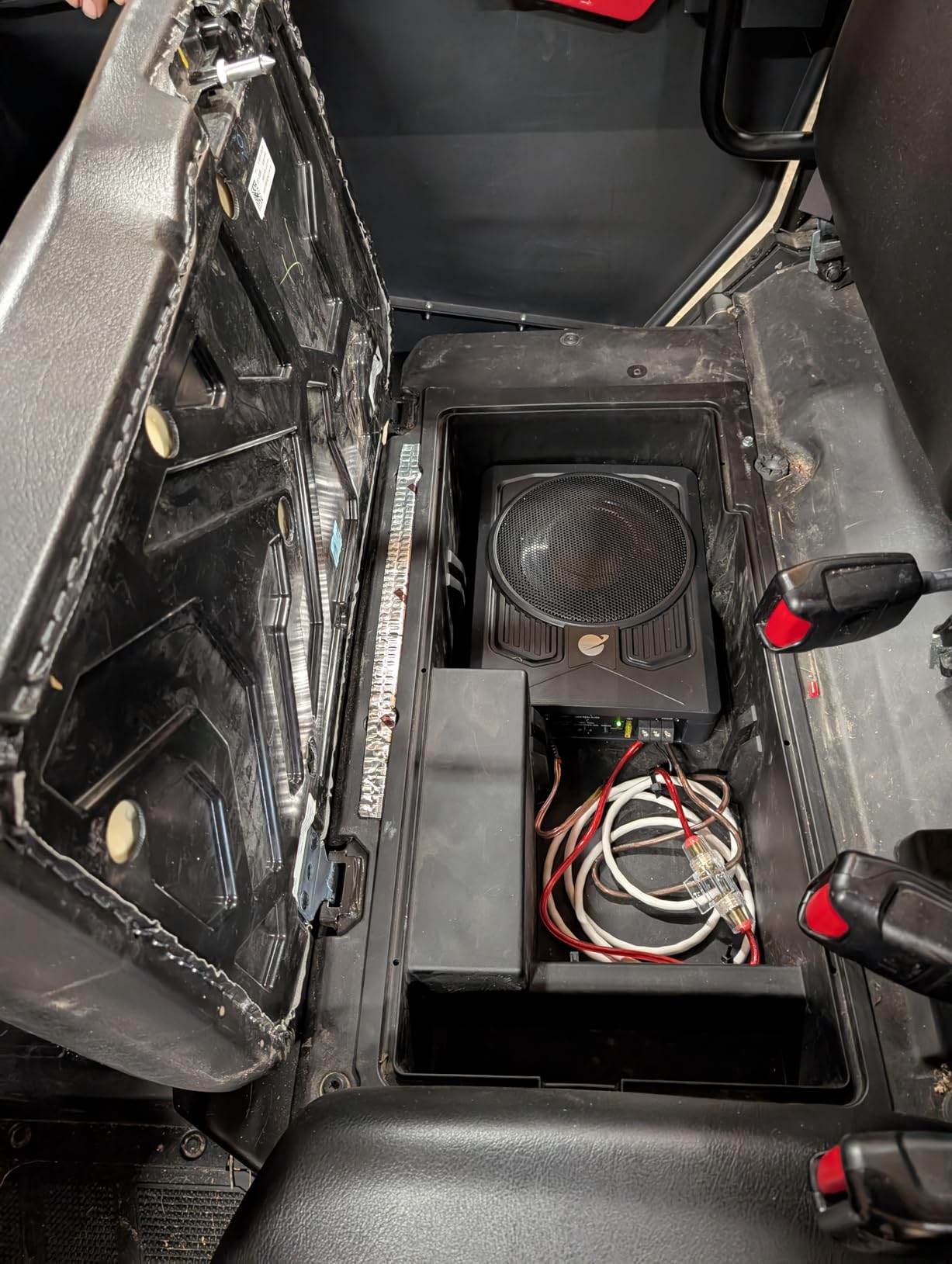 Planet Audio P8AWK 8 Inch Under Seat Powered Car Subwoofer, 800 Watts, customer photo 2