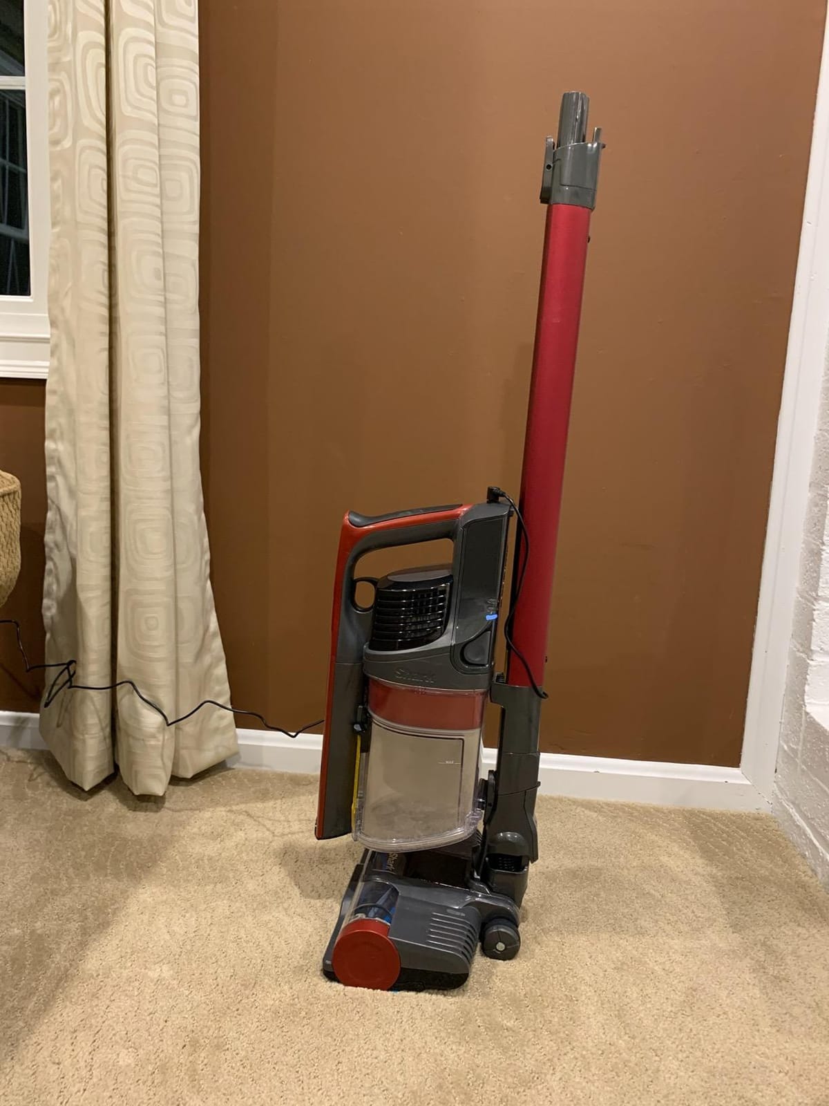 Shark Cordless Vacuum Cleaner, Red, IZ362H | HEPA Filter, Lightweight, Pet Hair Pickup, Removable Handheld, Crevice, Upholstery & Dusting Brush Included, 40-Min Runtime customer photo 1