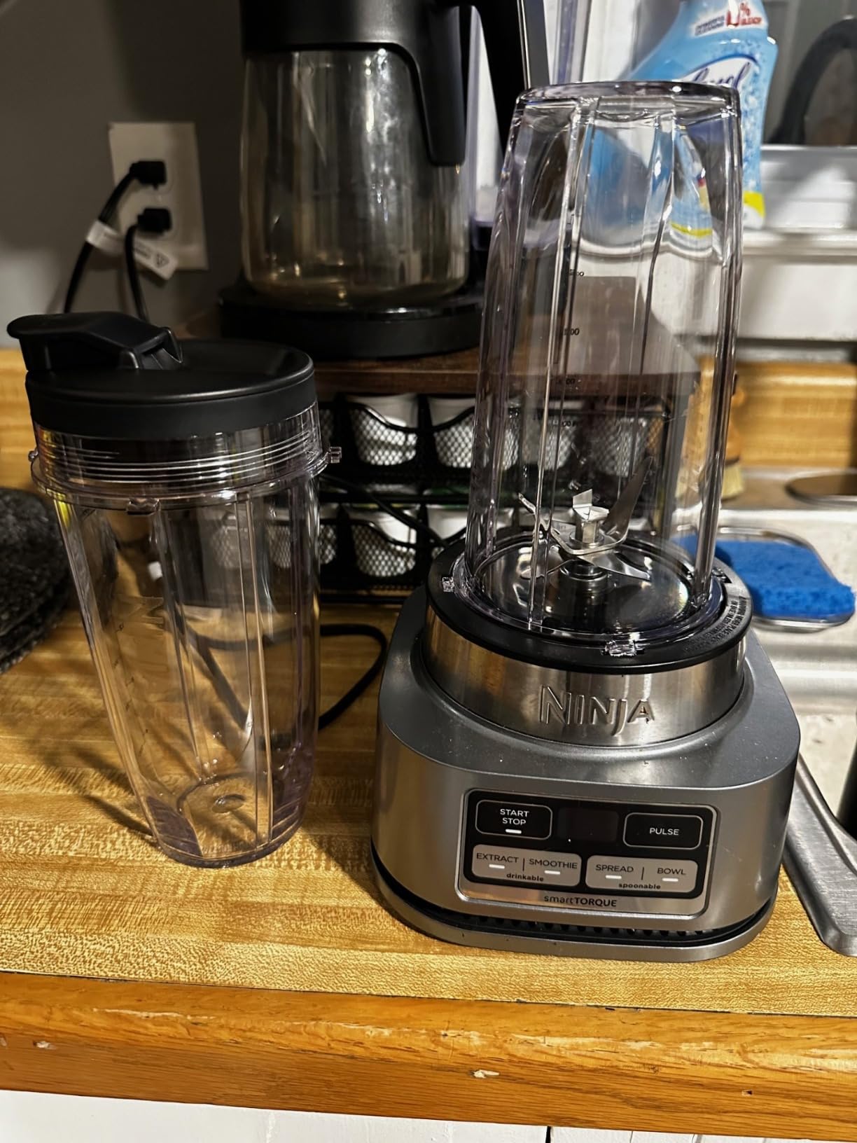 Ninja Foodi Personal Blender & Smoothie Bowl Maker, 1200PW, SS101 | smartTORQUE motor + Hybrid Edge blades. Smoothie bowl maker, nutrient extractor, (2) 24-oz cups. Dishwasher safe. customer photo 2