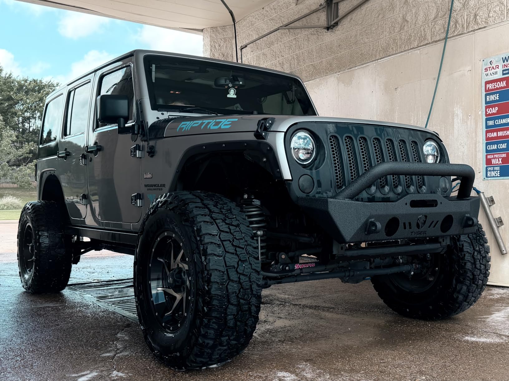 Tyger Auto TG-BP6J70078 Tyger FURY Stubby Front Bumper w/Winch Plate Compatible with 2007-2026 Jeep Wrangler JK/JL; 2020-2026 Gladiator | Textured Black customer photo 2