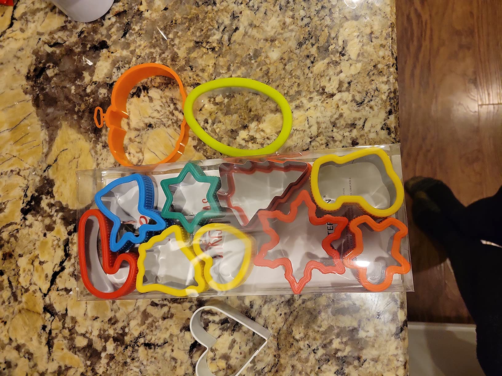 ETERSION Christmas Cookie Cutters, Stainless Steel, 9 Shapes 2-3.5 Inch customer photo 1