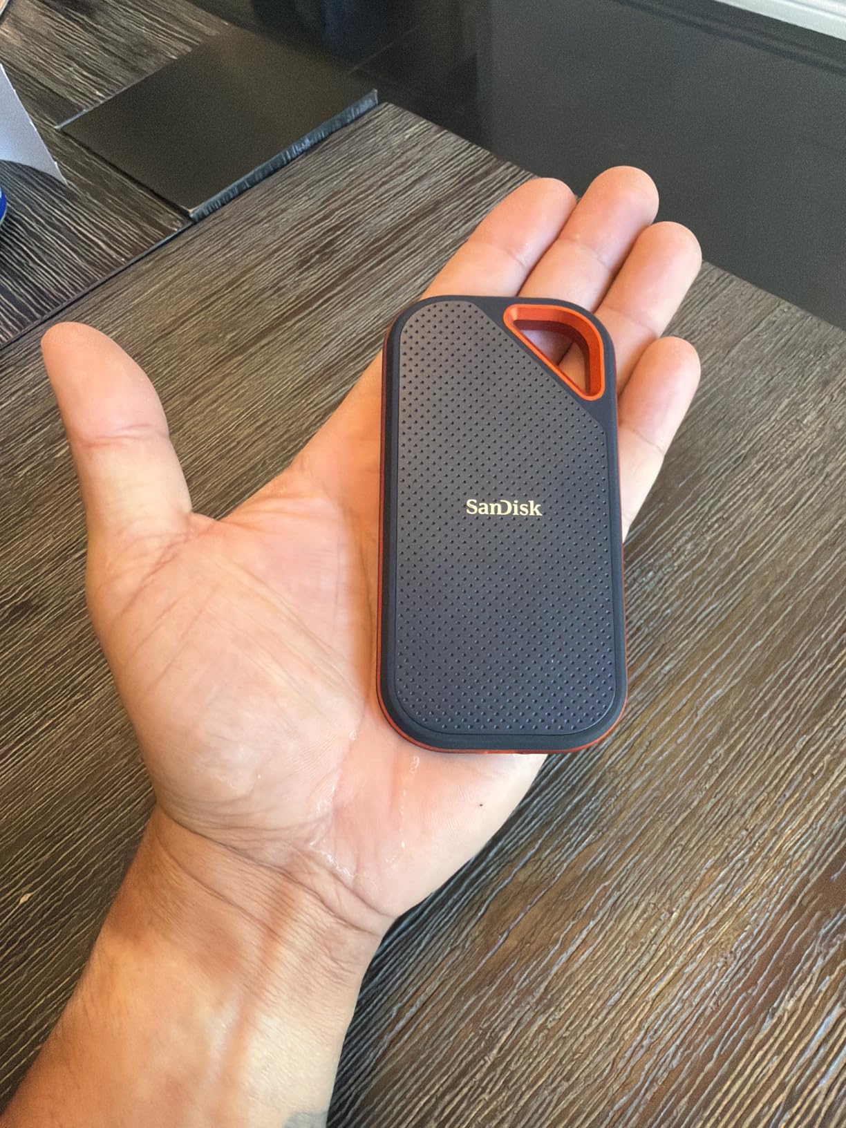 SANDISK 1TB Extreme PRO Portable SSD - Up to 2000MB/s - USB-C, USB 3.2 Gen 2x2, IP65 Water and Dust Resistance, Updated Firmware - External Solid State Drive - SDSSDE81-1T00-G25 customer photo 2