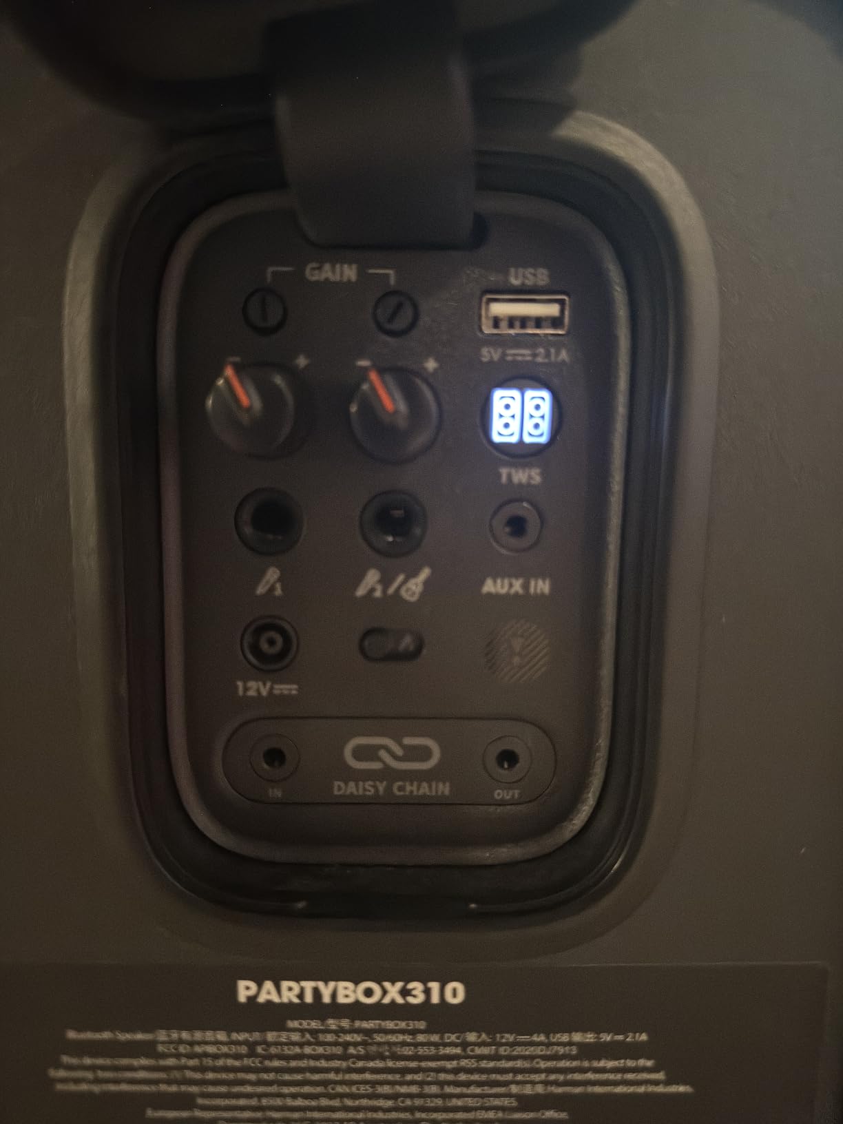 JBL Partybox 310 - Portable Party Speaker with Long Lasting Battery, Powerful JBL Sound and Exciting Light Show, Black customer photo 1