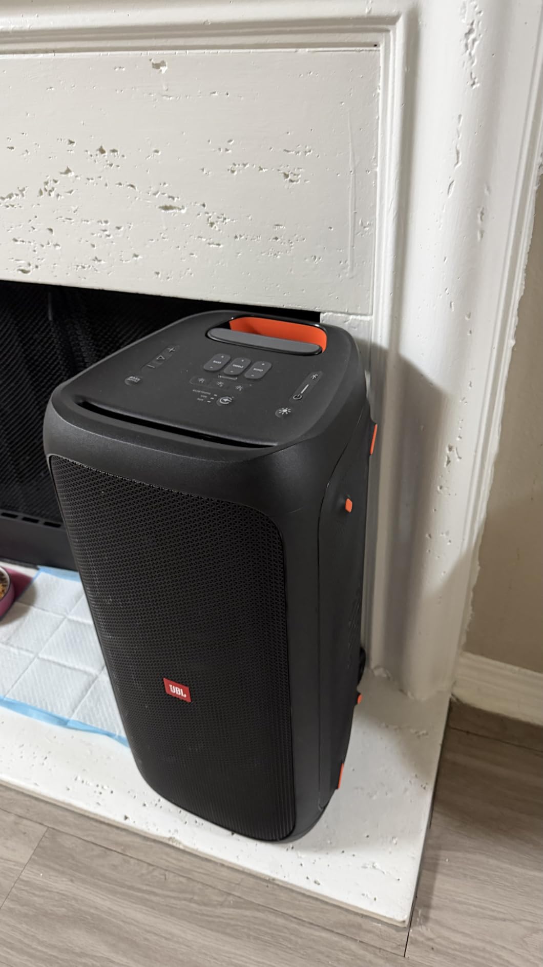 JBL Partybox 310 - Portable Party Speaker with Long Lasting Battery, Powerful JBL Sound and Exciting Light Show, Black customer photo 2