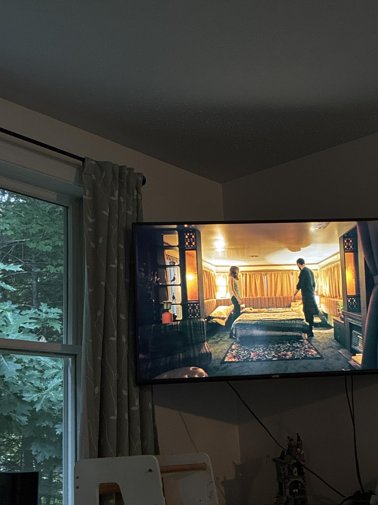 Mounting Dream Full Motion TV Wall Mount for 42-90 Inch TV up to 100lbs | TV Bracket with Swivel and Tilt, Articulating Dual Arms, Fits 16inch Studs, Max VESA 600X400 mm, MD2617 customer photo 1