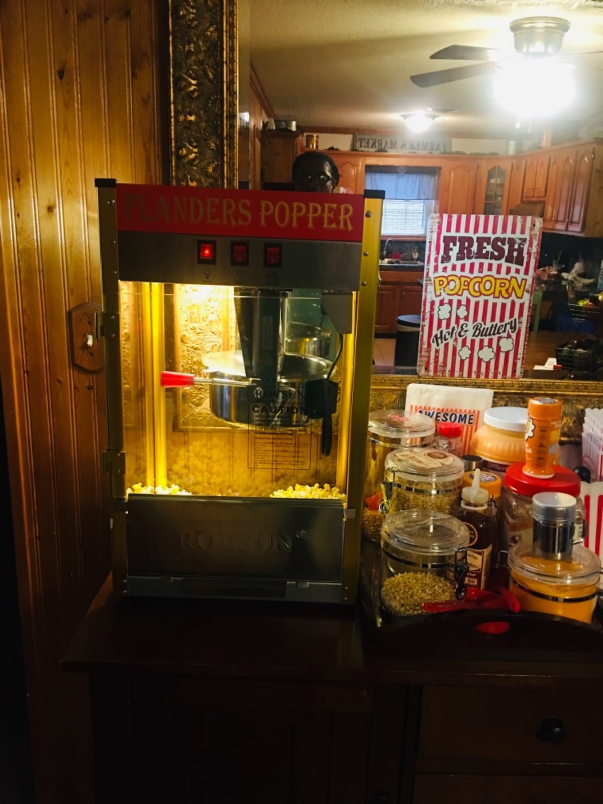 ROVSUN Popcorn Machine with 8 Ounce Kettle Makes Up to 32 Cups, Commercial Popcorn Machine Countertop Popcorn Maker w/Stainless Steel Scoop, Oil Spoon & 3 Popcorn Cups for Home Movie Theater, ETL customer photo 2