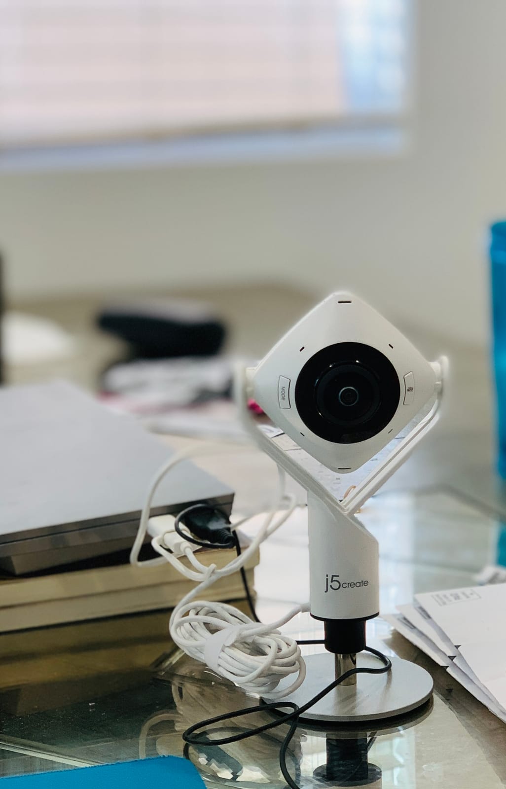 j5create 360 Degree All Around Meeting Webcam | 1080P HD Camera with High Fidelity Microphone, USB-C | for Video Conferencing, Online Classes, and Collaboration (JVCU360) customer photo 2