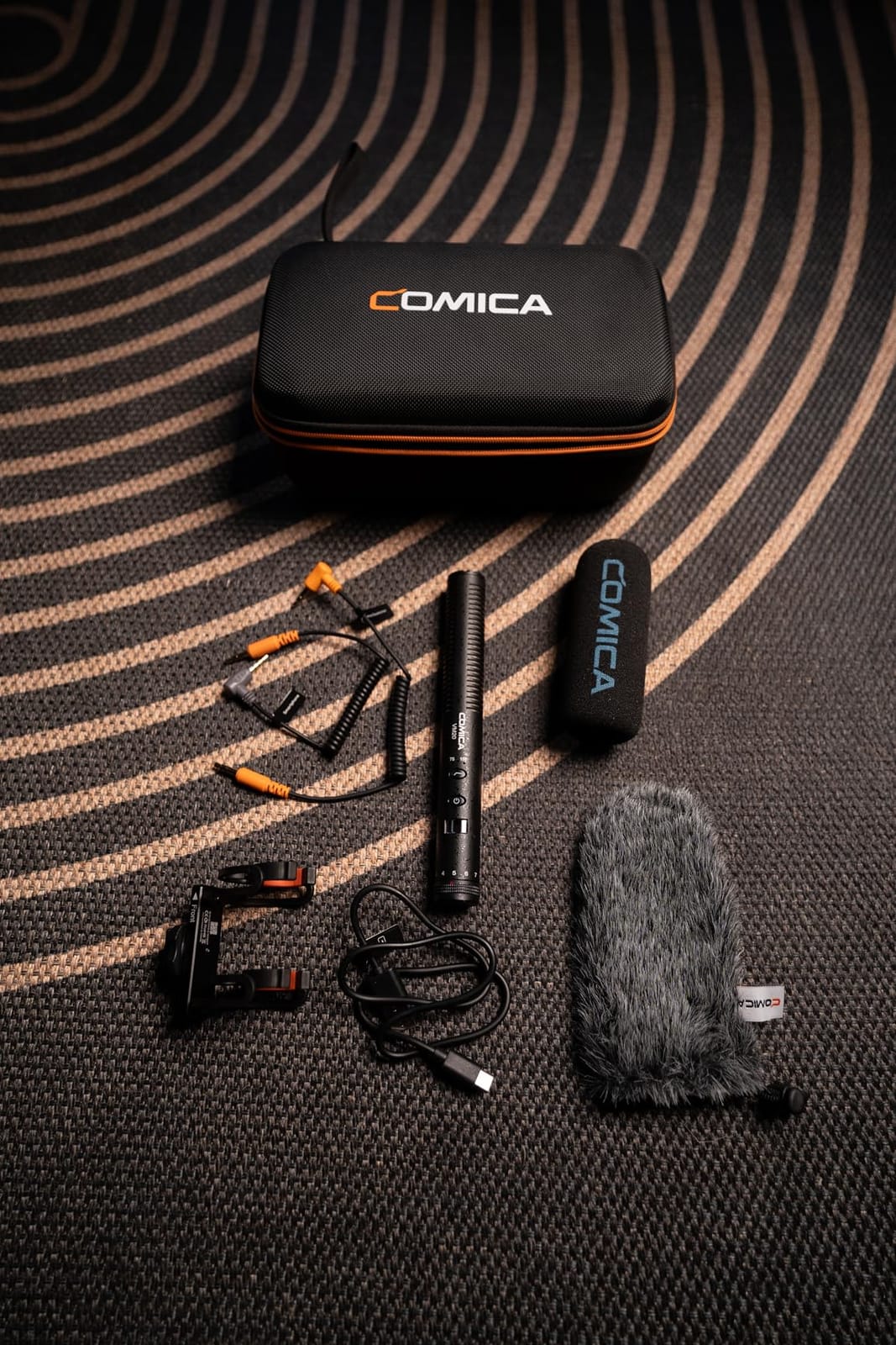 COMICA VM20 Professional Shotgun Microphone for iPhones, Androids, Cameras with OLED Display, 75/150HZ Low Cut Filters customer photo 2