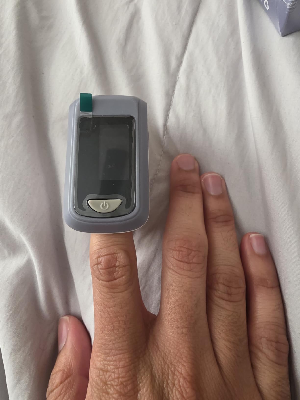 Fingertip Pulse Oximeter Blood Oxygen Saturation Monitor Pulse Ox, Heart Rate and Fast Spo2 Reading Oxygen Meter with OLED Screen Included Lanyard and 2 X AAA Batteries customer photo 2