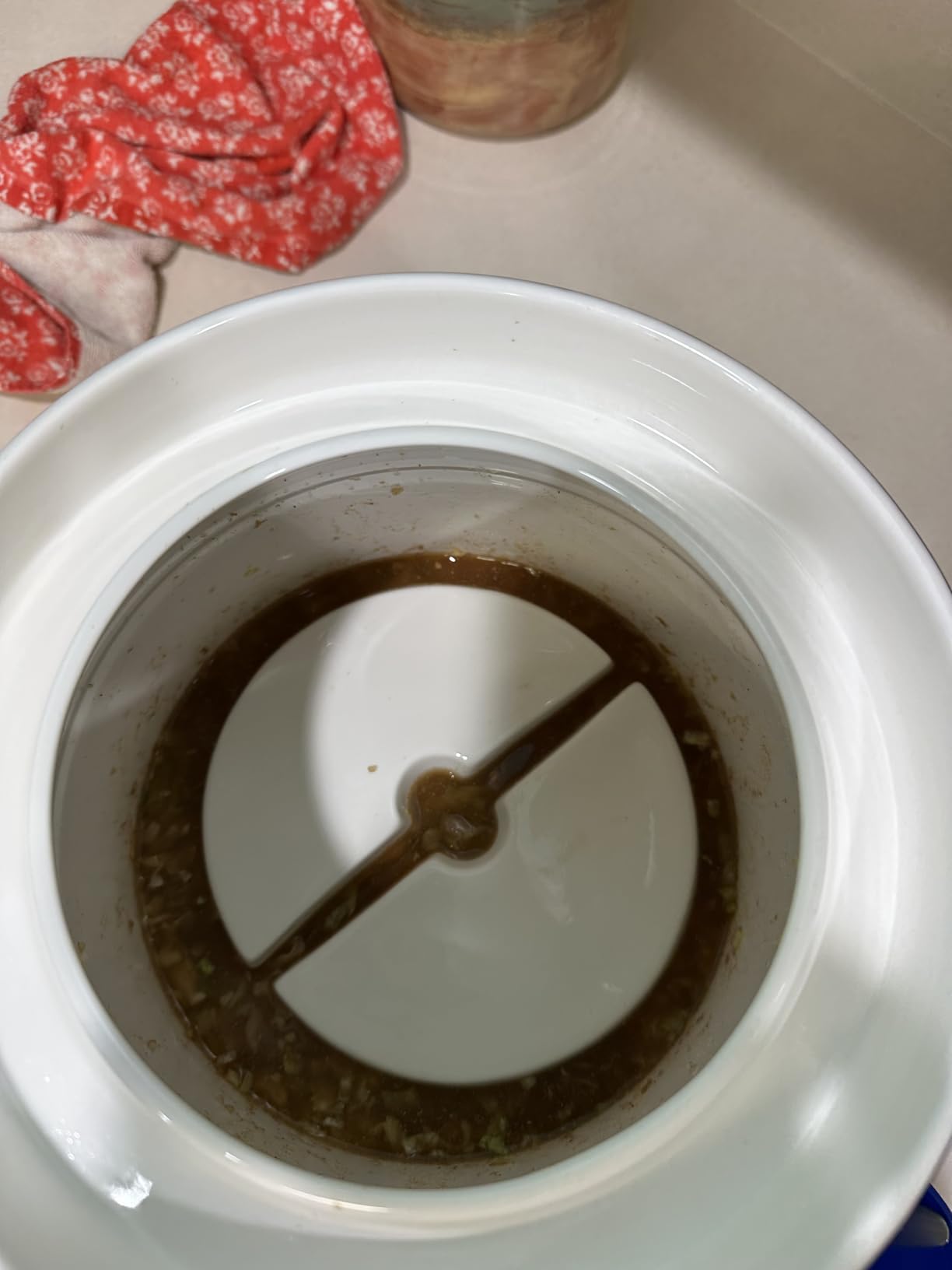 TOMO Fermentation Crock with Weights - Ceramic Sauerkraut Pickling Crock - Stoneware Kombucha Brewing (3L) customer photo 1