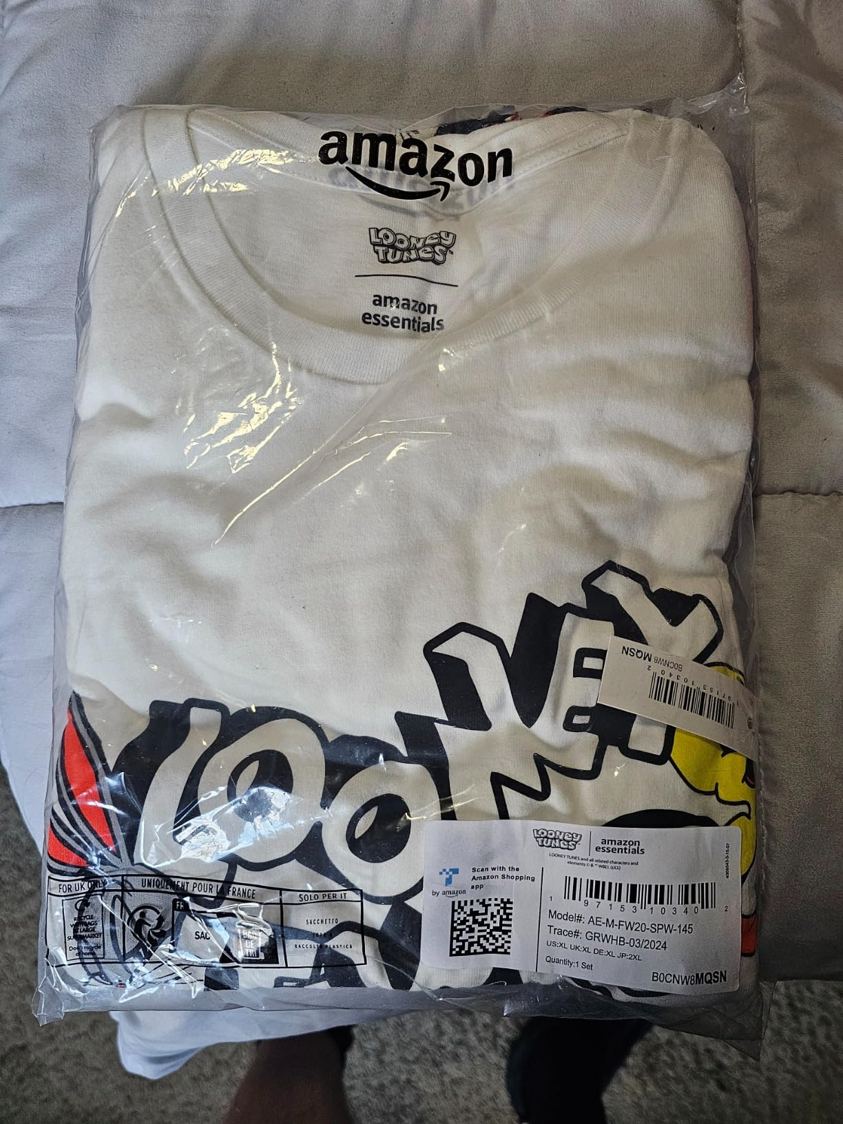 Amazon Essentials Men's Flannel Pant and Long-Sleeve T-Shirt Pajama Set customer photo 1