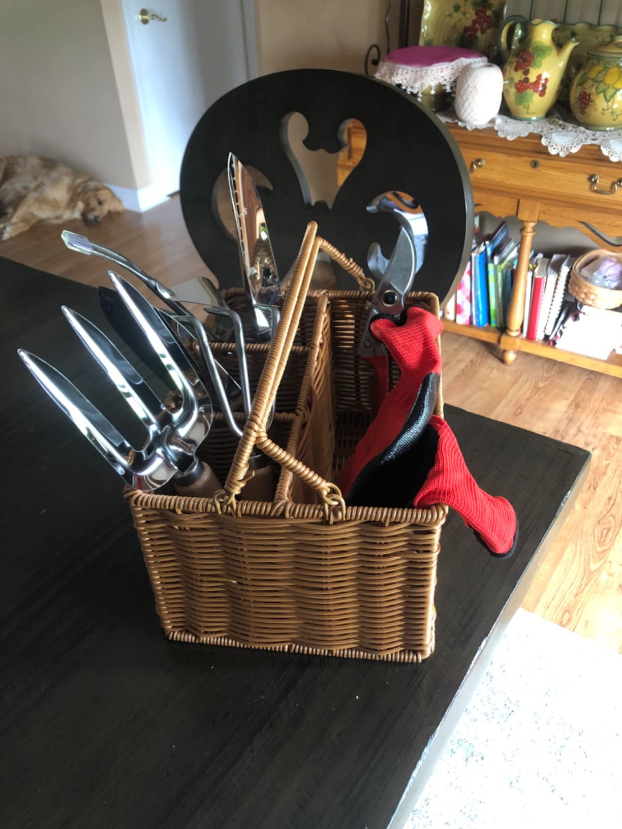 SOLIGT 8 Piece Garden Tools Set with Basket, Gardening Gifts for Women Men | Heavy Duty Stainless Steel Pruning Shears, Trowels, Weeder, Rake, Garden Hand Tools And Gloves With Wood Handles customer photo 2