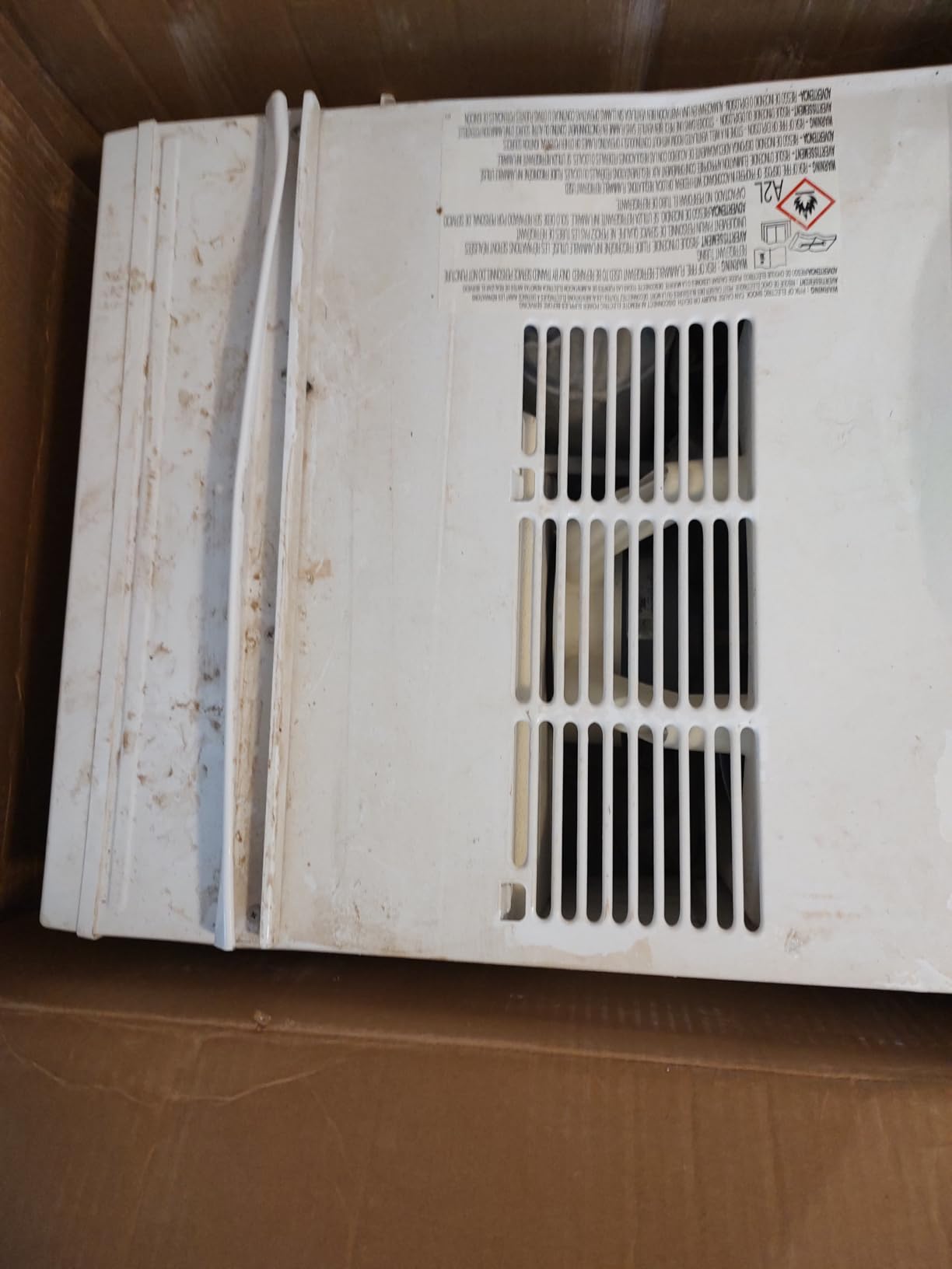 BLACK+DECKER Window Air Conditioner 14300 BTU, AC Window Unit Cools Up to 700 Square Feet, Window AC Unit with Remote Control, 3 Cooling Speeds and Fan Only Function, BD145WT6, White customer photo 2