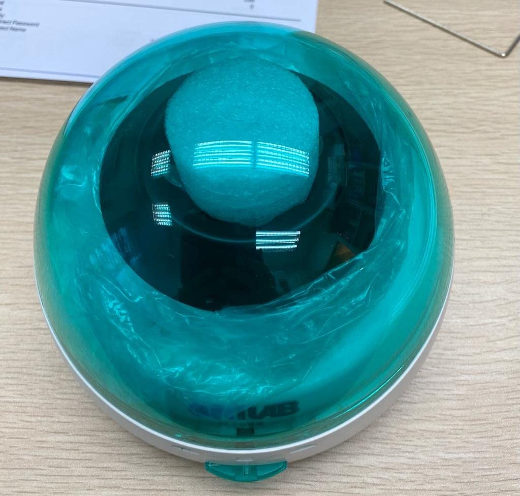 ONiLAB Scientific Mini Centrifuge 7000RPM, 2680 x g RCF, Lab Benchtop Centrifuge with 2 Rotors for 8 x 0.2/0.5/1.5/2.0ml and 0.2mL×32 PCR Strips, Low Noise≤45dB, 100-240V, Green lid (ONLY for MICROTUBES) customer photo 1