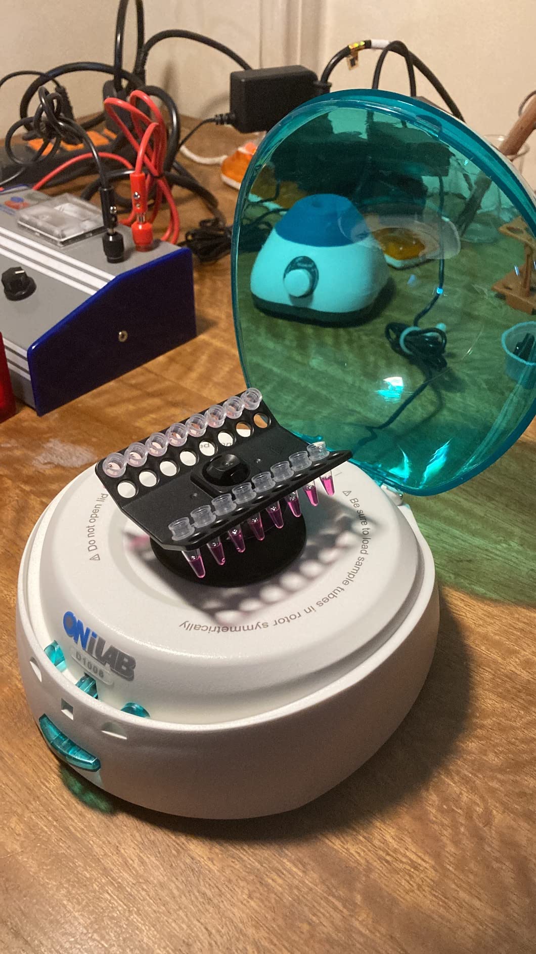 ONiLAB Scientific Mini Centrifuge 7000RPM, 2680 x g RCF, Lab Benchtop Centrifuge with 2 Rotors for 8 x 0.2/0.5/1.5/2.0ml and 0.2mL×32 PCR Strips, Low Noise≤45dB, 100-240V, Green lid (ONLY for MICROTUBES) customer photo 2