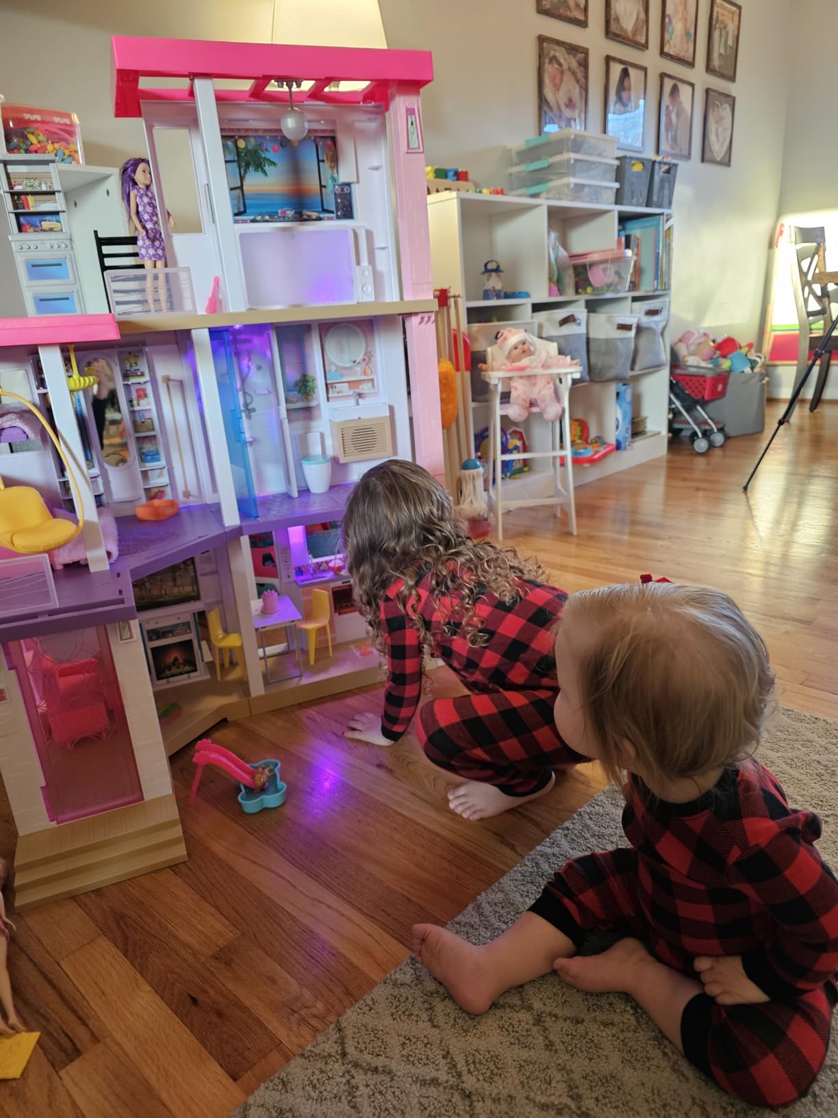 Barbie Dreamhouse Dollhouse Playset | Wheelchair Accessible Elevator, 10 Play Areas with 3 Custom Light Settings, Ages 3+ (Amazon Exclusive) customer photo 1