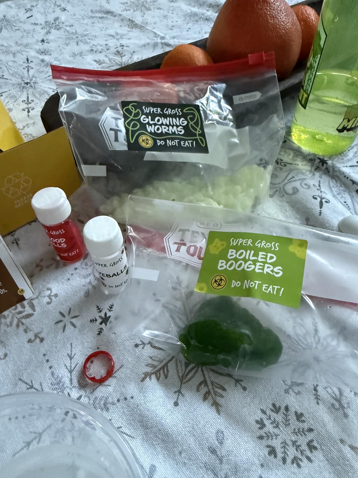 National Geographic Gross Science Kit with 45 Experiments for Kids 8-12 | Brain Dissection, Slime Making, Creepy STEM Projects, Chemistry Activities, Gross Science Experiments, Birthday Gift customer photo 1