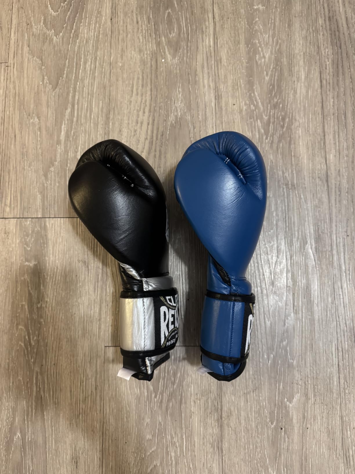 CLETO REYES Training Boxing Gloves with Hook and Loop Closure for Sparring and Heavy Punching Bags, Men and Women, MMA, Kickboxing, Muay Thai customer photo 2